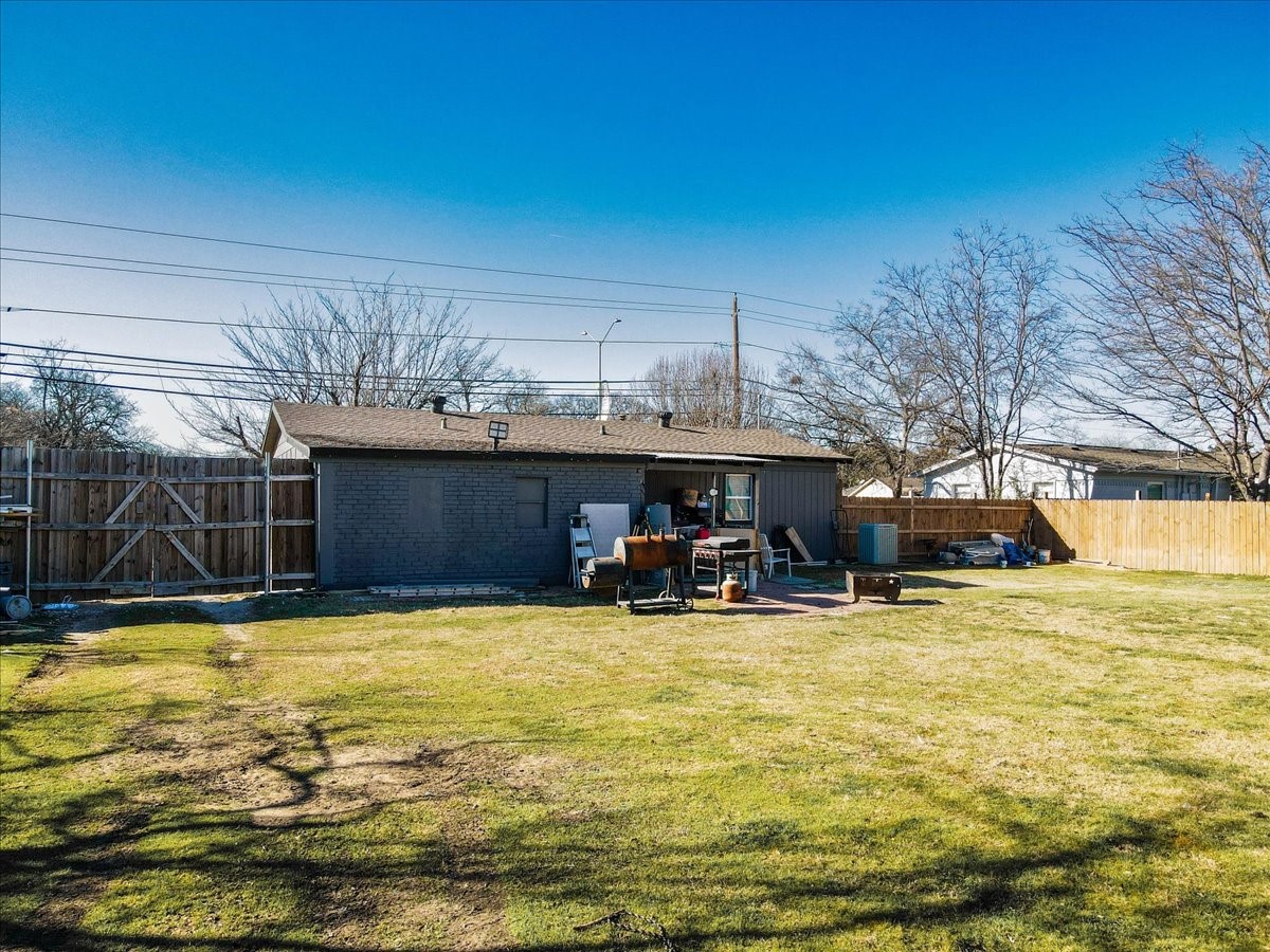 112 N Masters Drive Dallas TX 75217