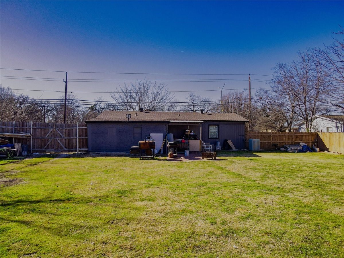 112 N Masters Drive Dallas TX 75217