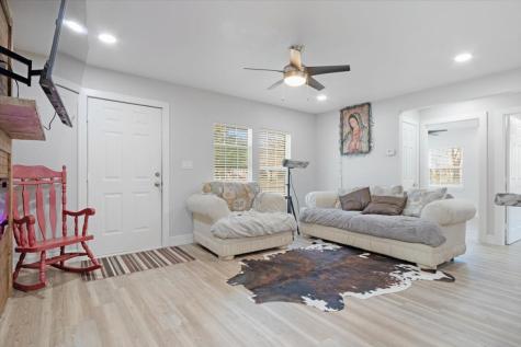 112 N Masters Drive Dallas TX 75217