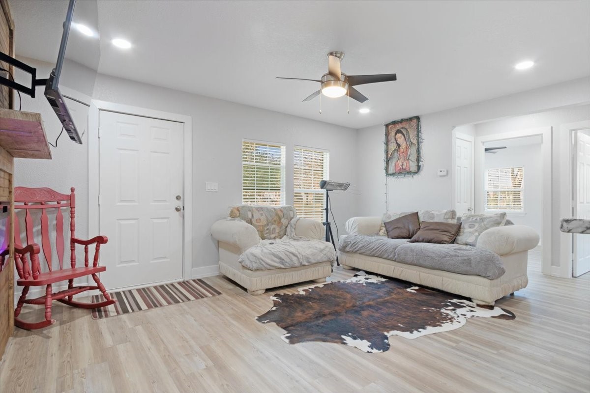 112 N Masters Drive Dallas TX 75217