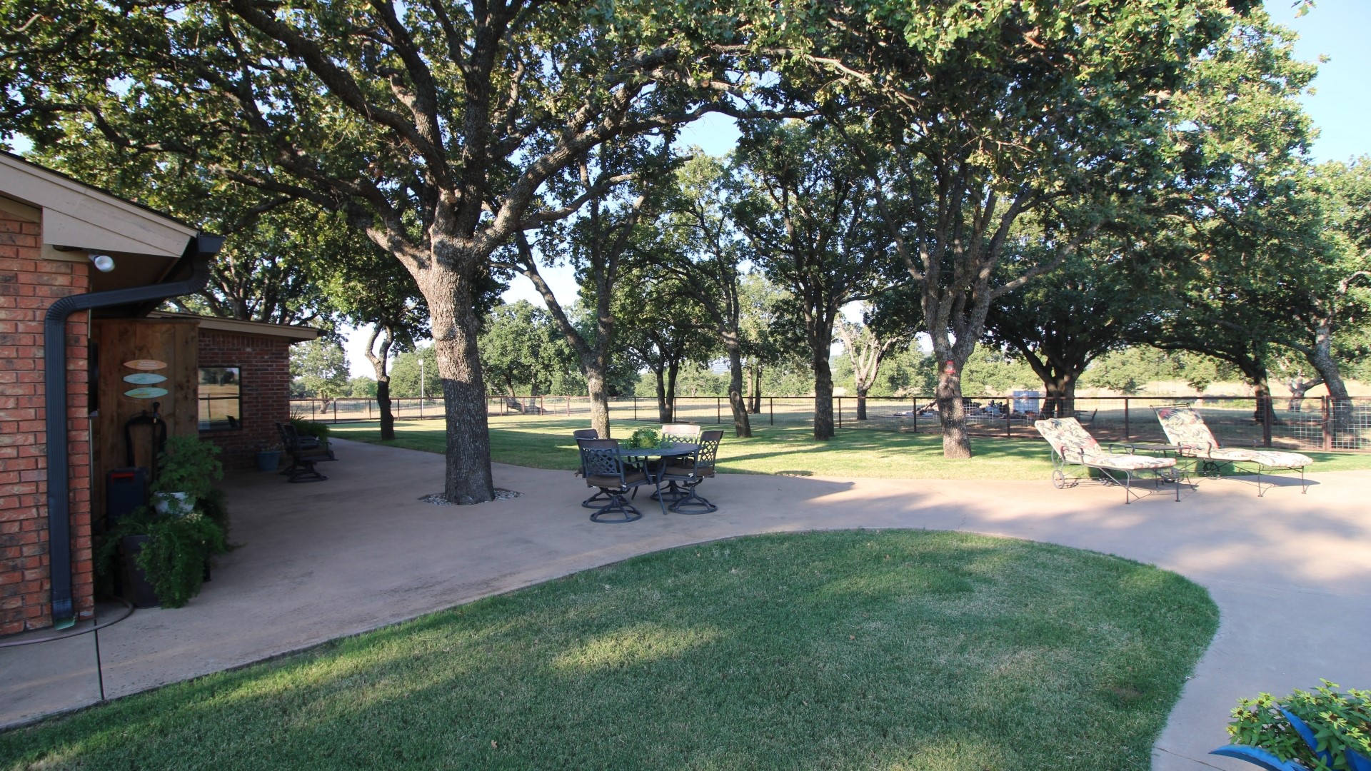 502 County Road 194 Ovalo TX 79541