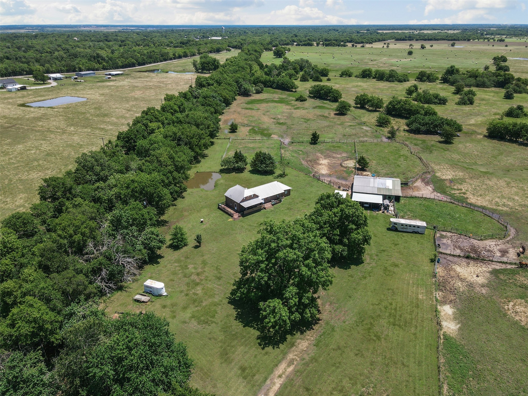 901 County Road 3925 Wolfe City TX 75496