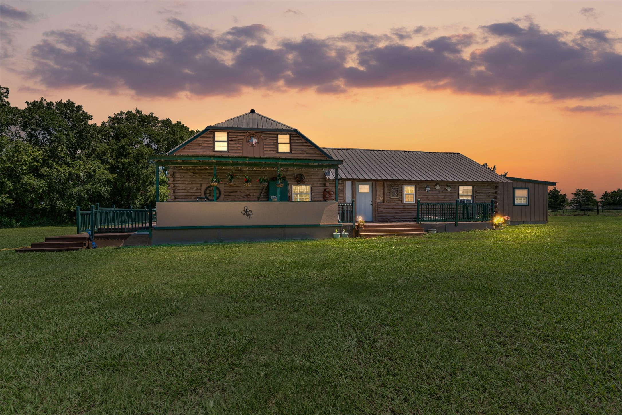 901 County Road 3925 Wolfe City TX 75496