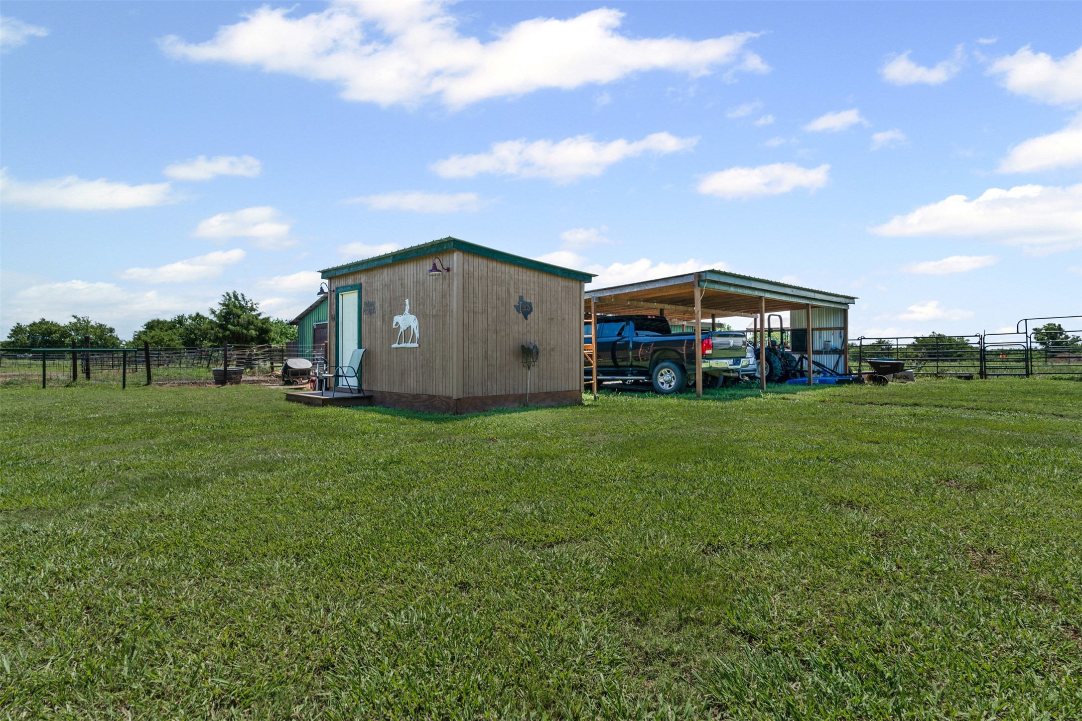 901 County Road 3925 Wolfe City TX 75496