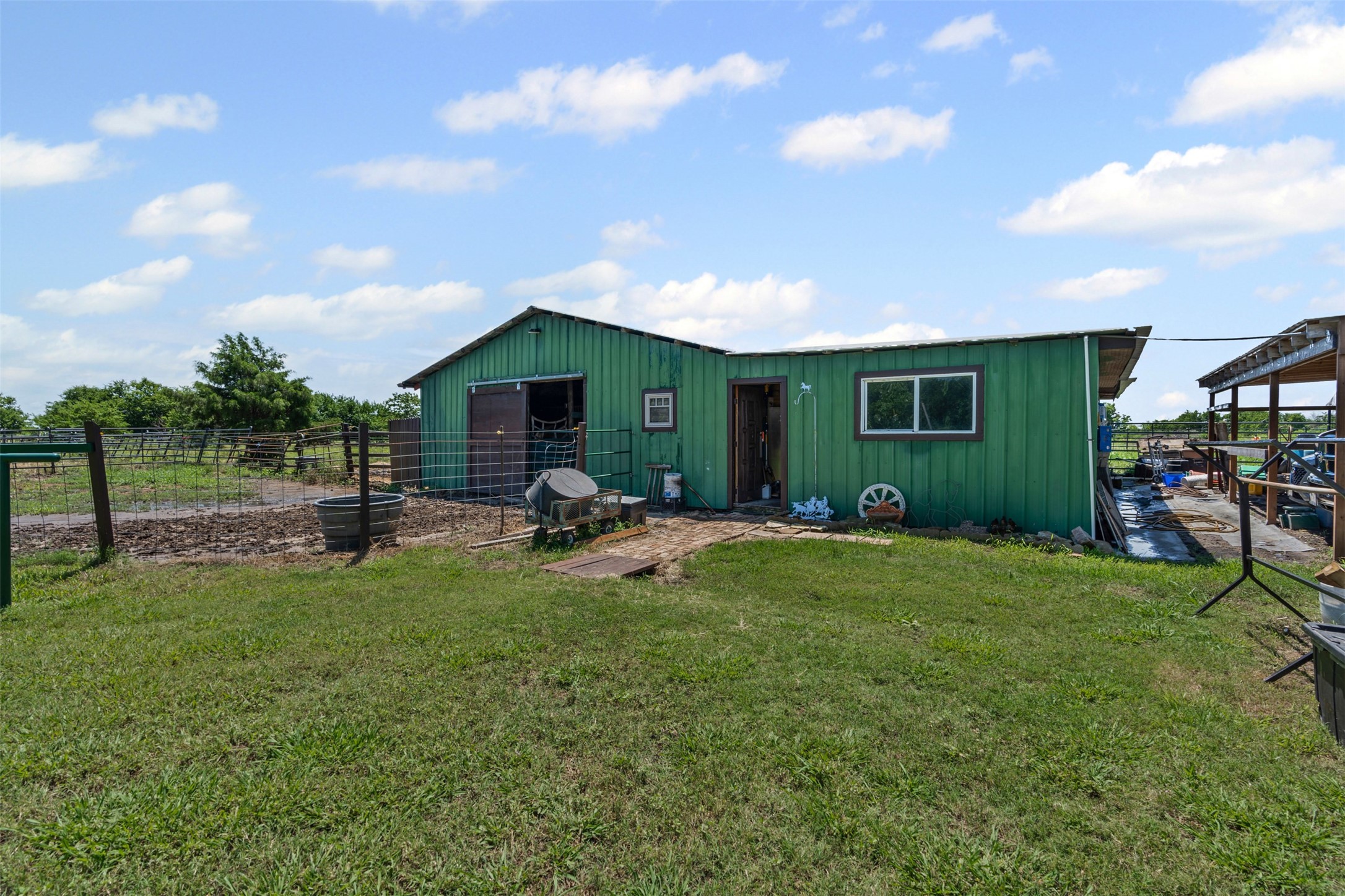 901 County Road 3925 Wolfe City TX 75496