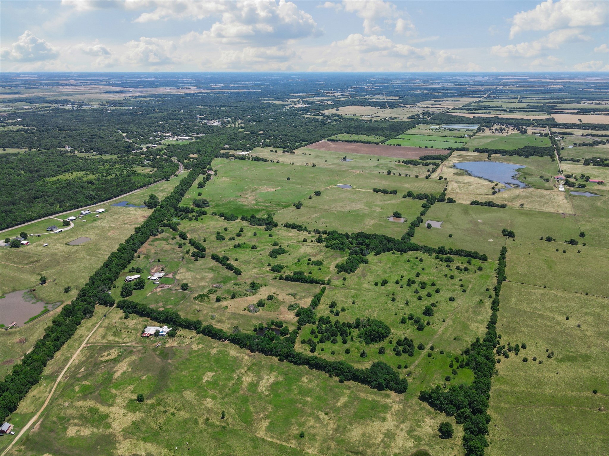 901 County Road 3925 Wolfe City TX 75496