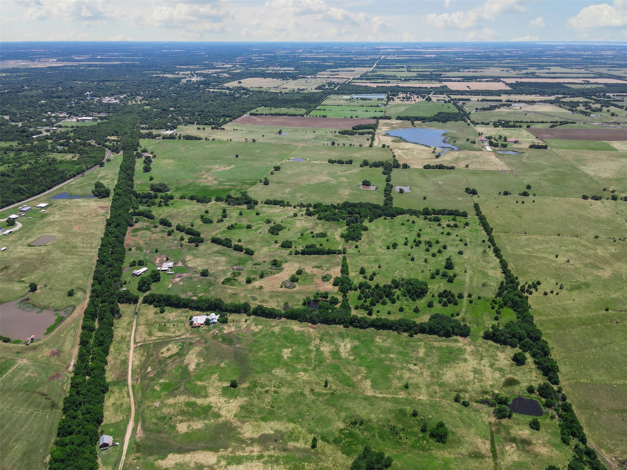 901 County Road 3925 Wolfe City TX 75496