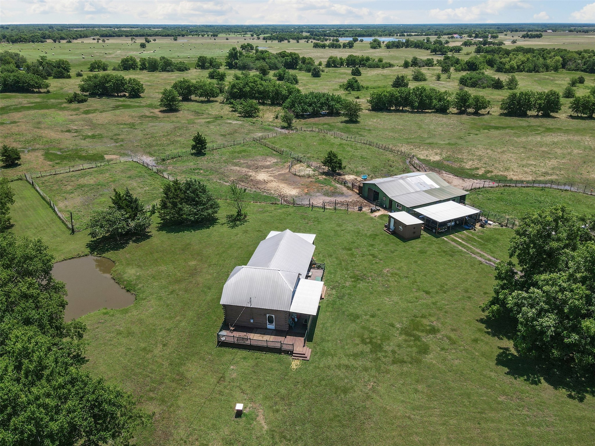 901 County Road 3925 Wolfe City TX 75496