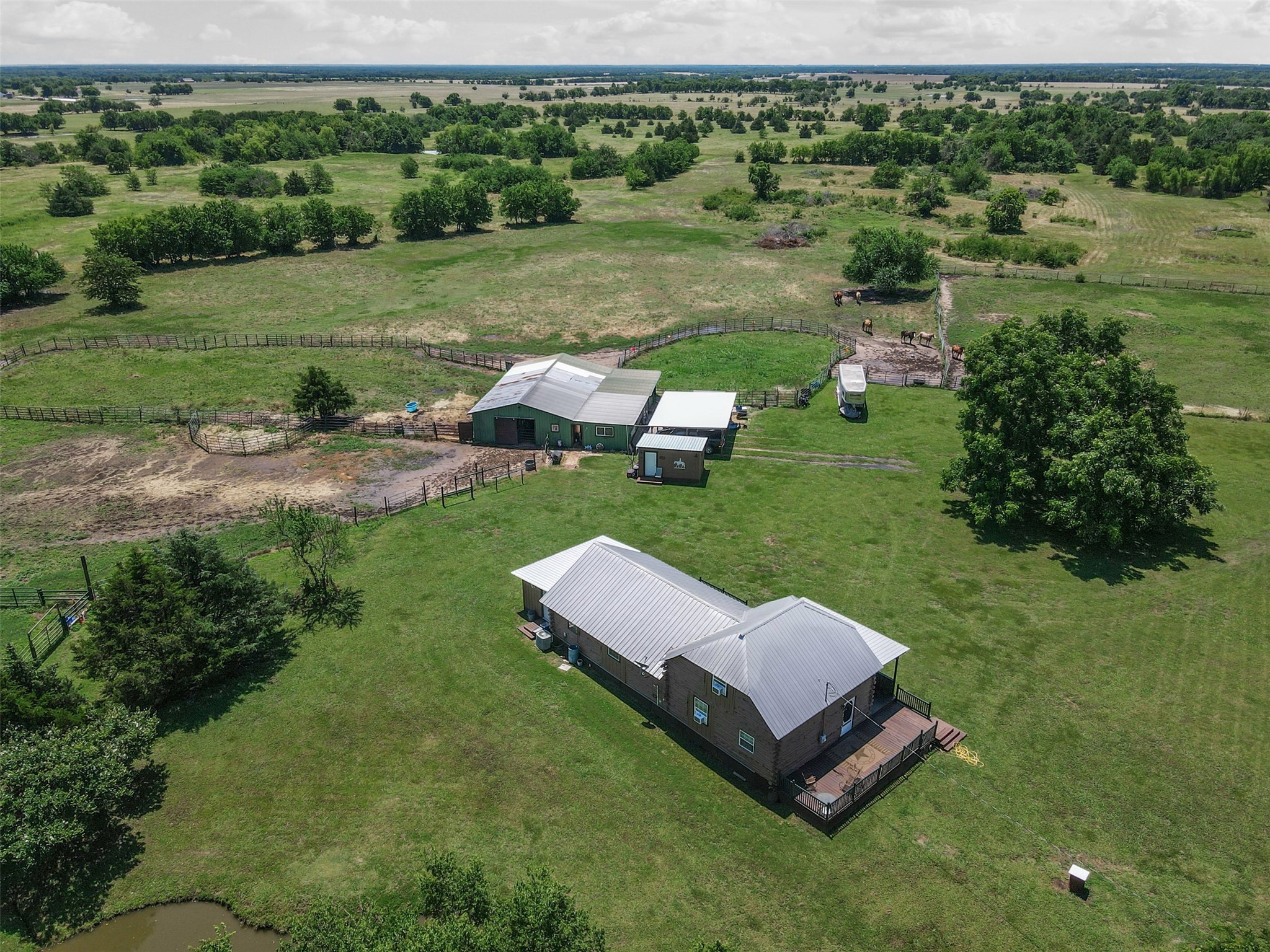 901 County Road 3925 Wolfe City TX 75496