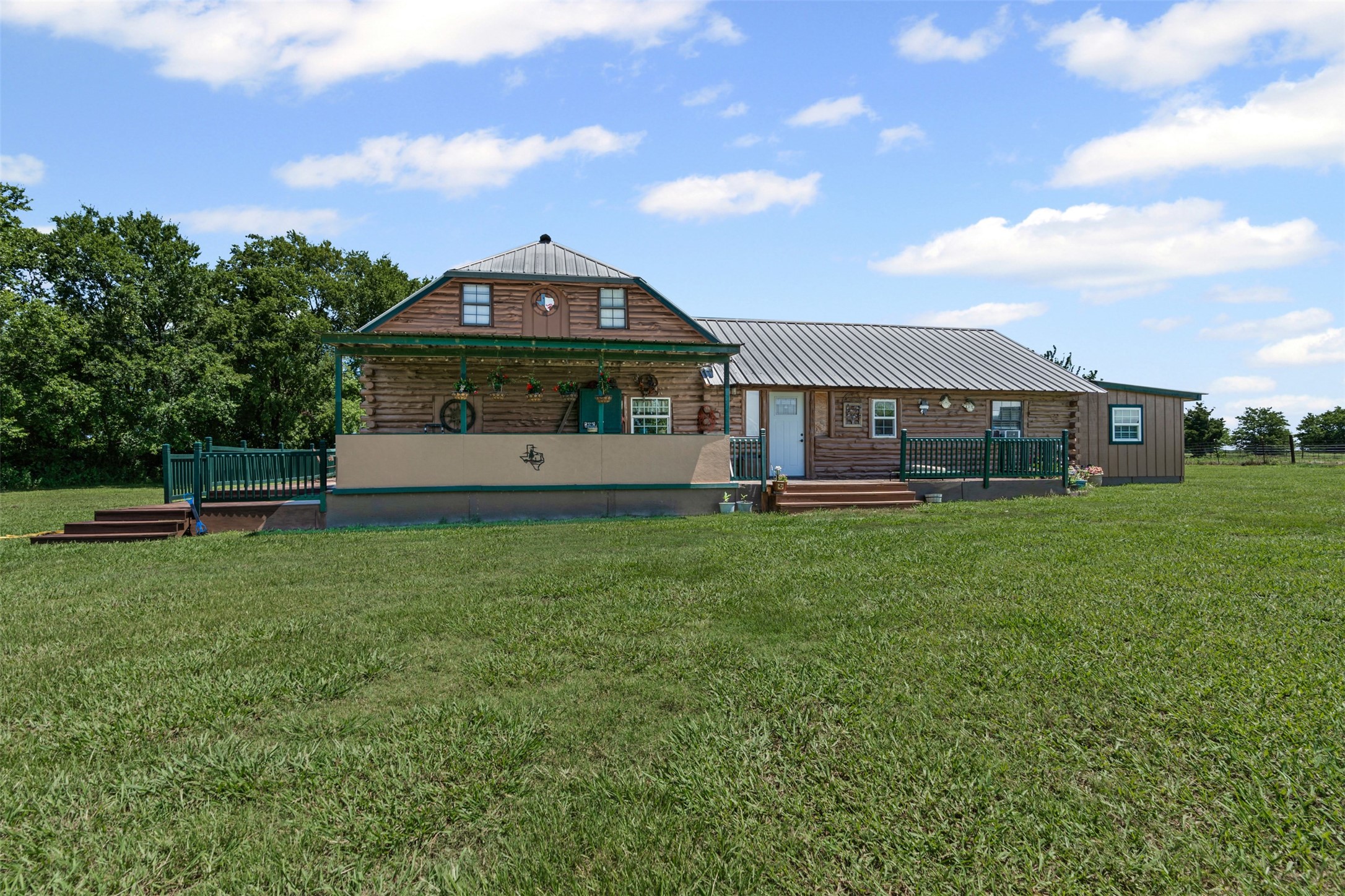 901 County Road 3925 Wolfe City TX 75496