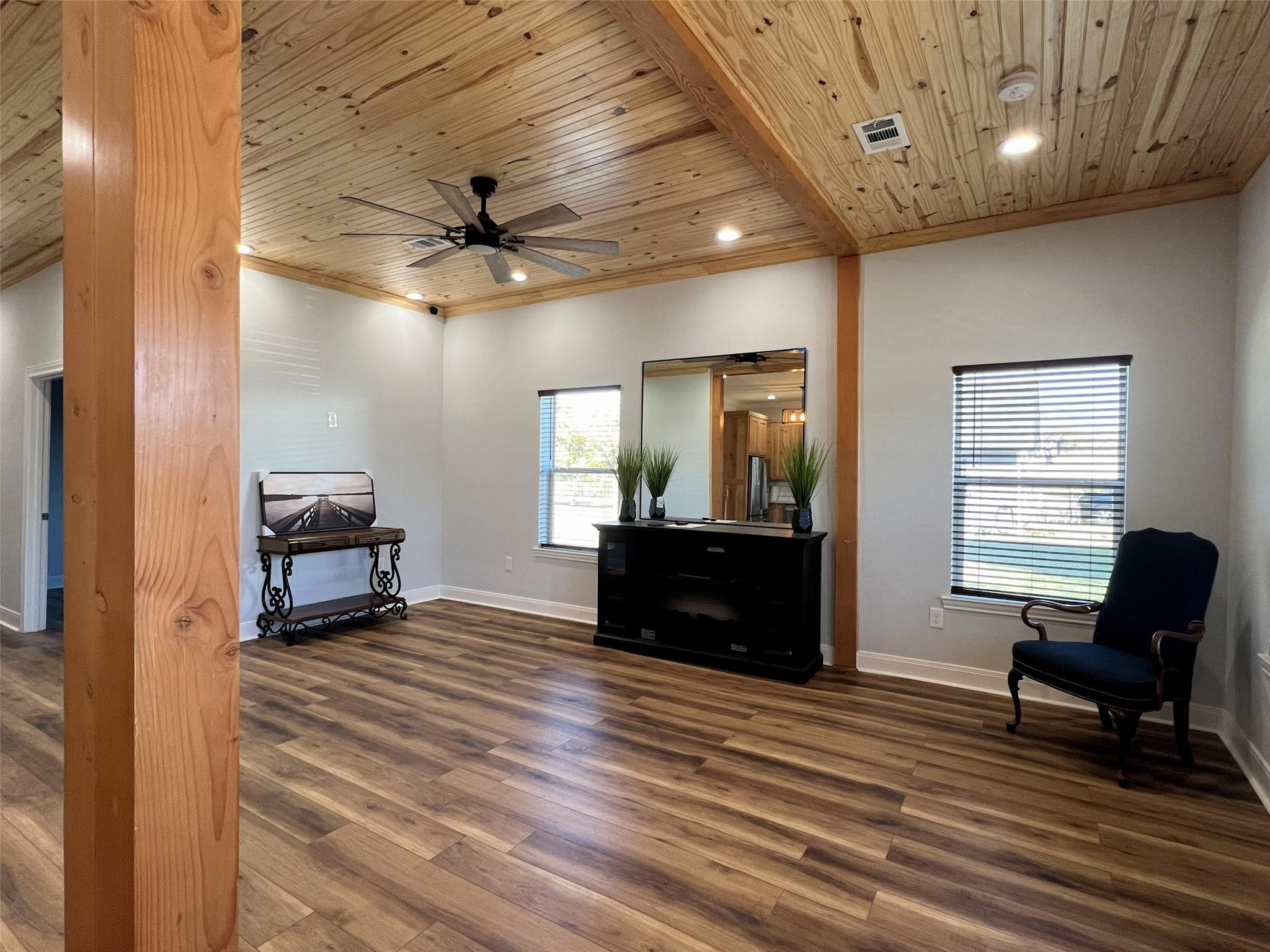 724 Franklin Bellevue TX 76228