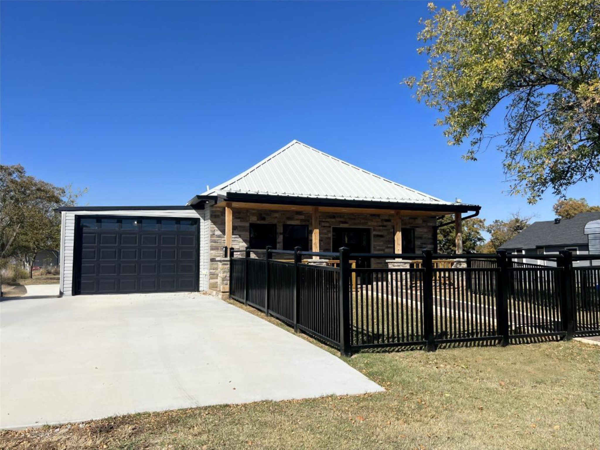 724 Franklin Bellevue TX 76228