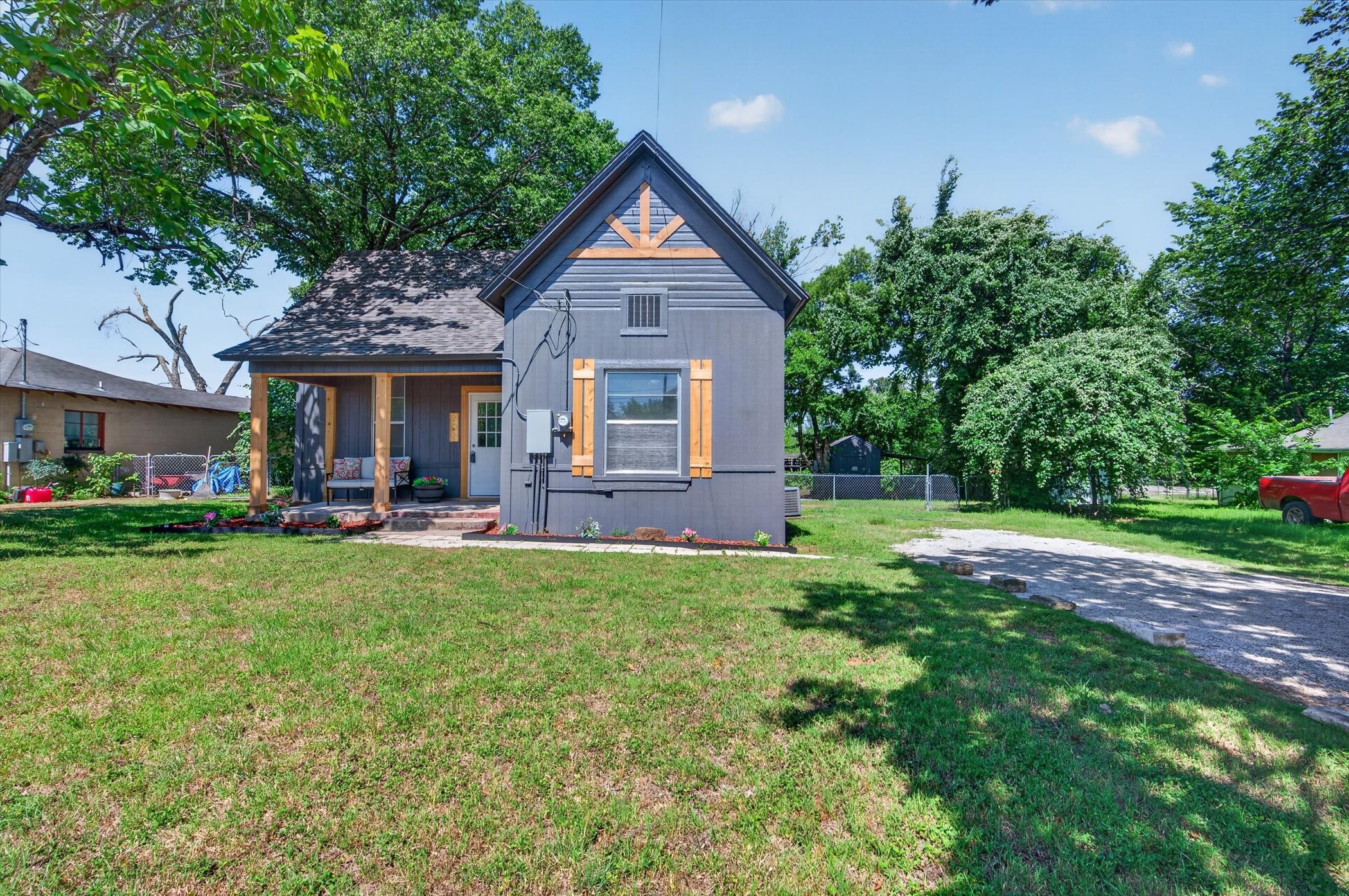 202 S Main Street Joshua TX 76058