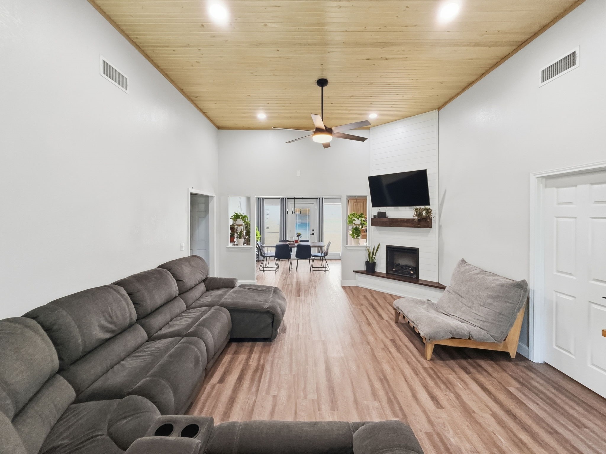 704 W Bells Boulevard Bells TX 75414