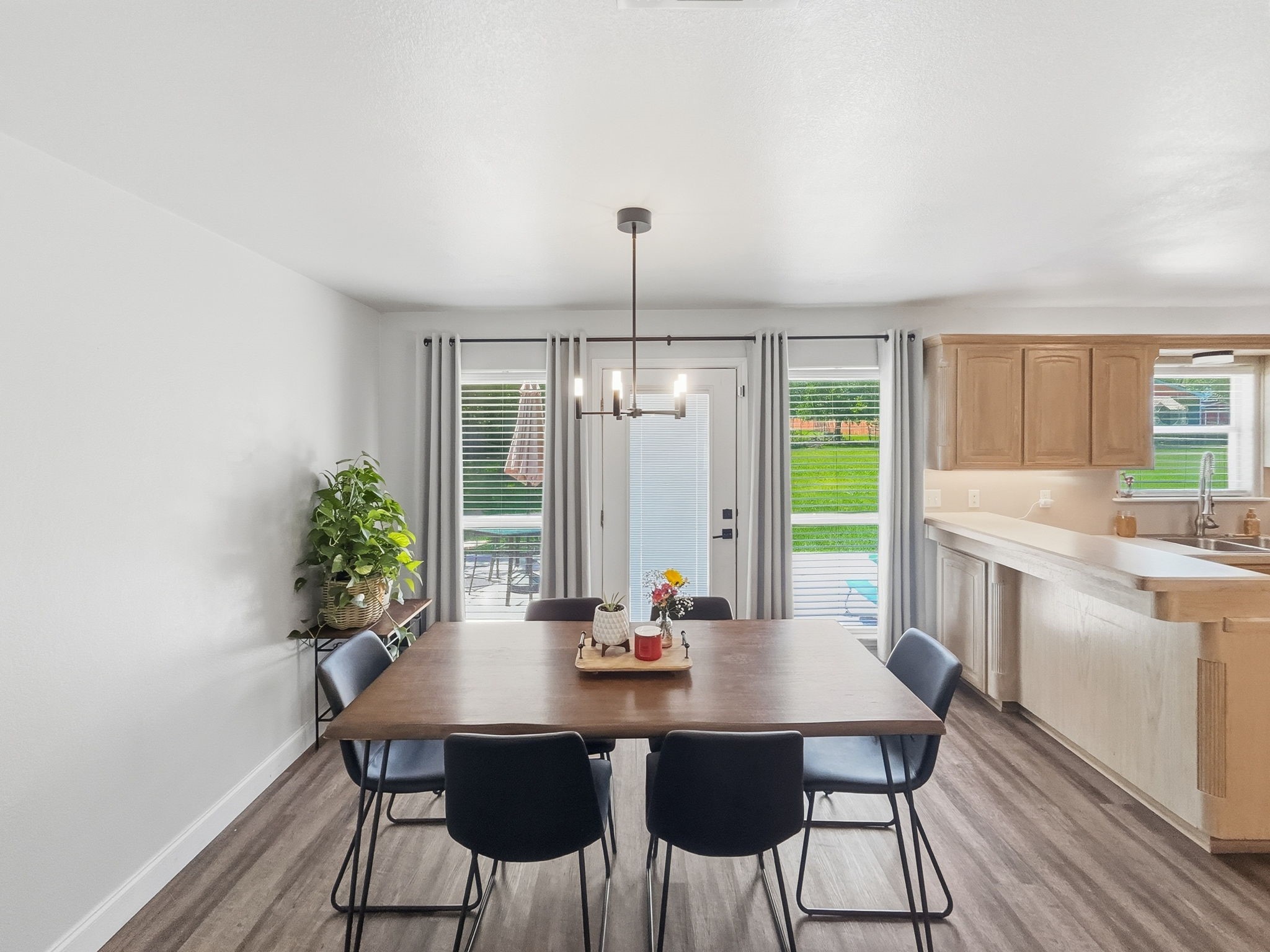 704 W Bells Boulevard Bells TX 75414