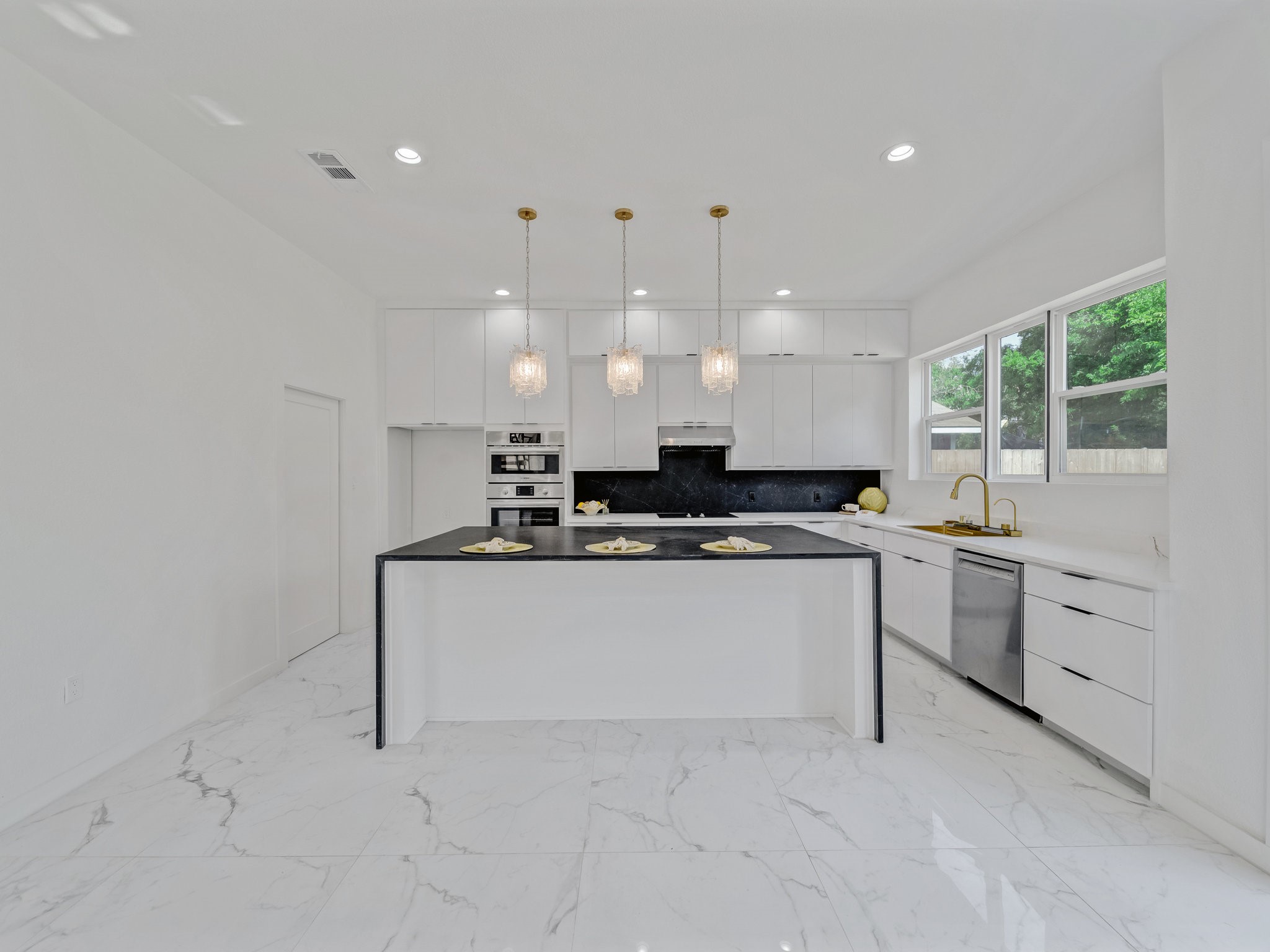 1943 Mcbroom Street Dallas TX 75212