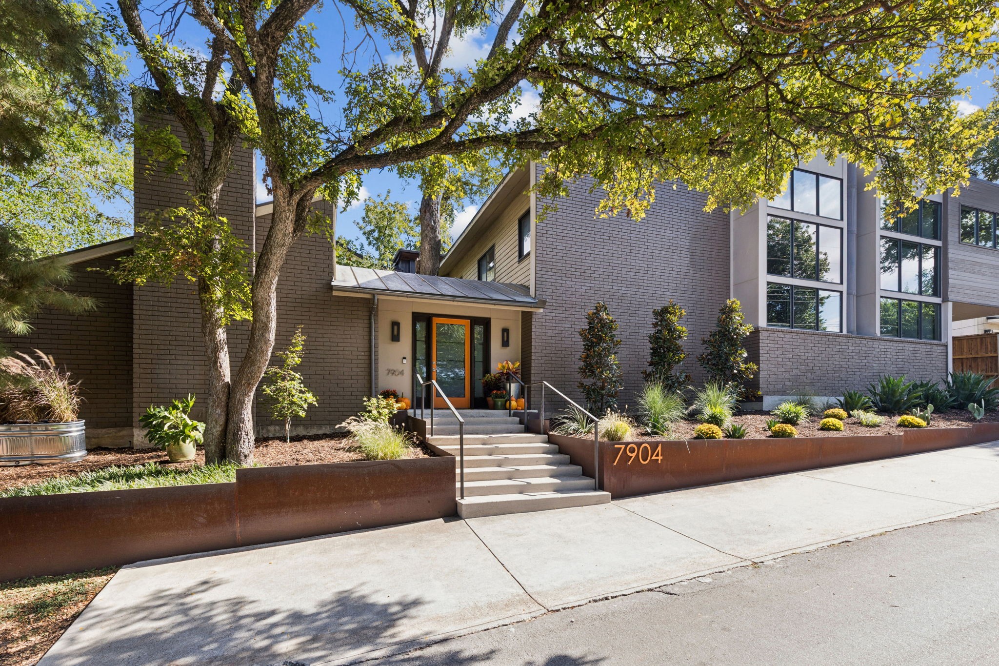 Dallas TX, 7904 Deer Trail Drive