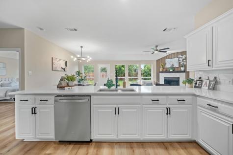 837 Morgan Drive Burleson TX 76028