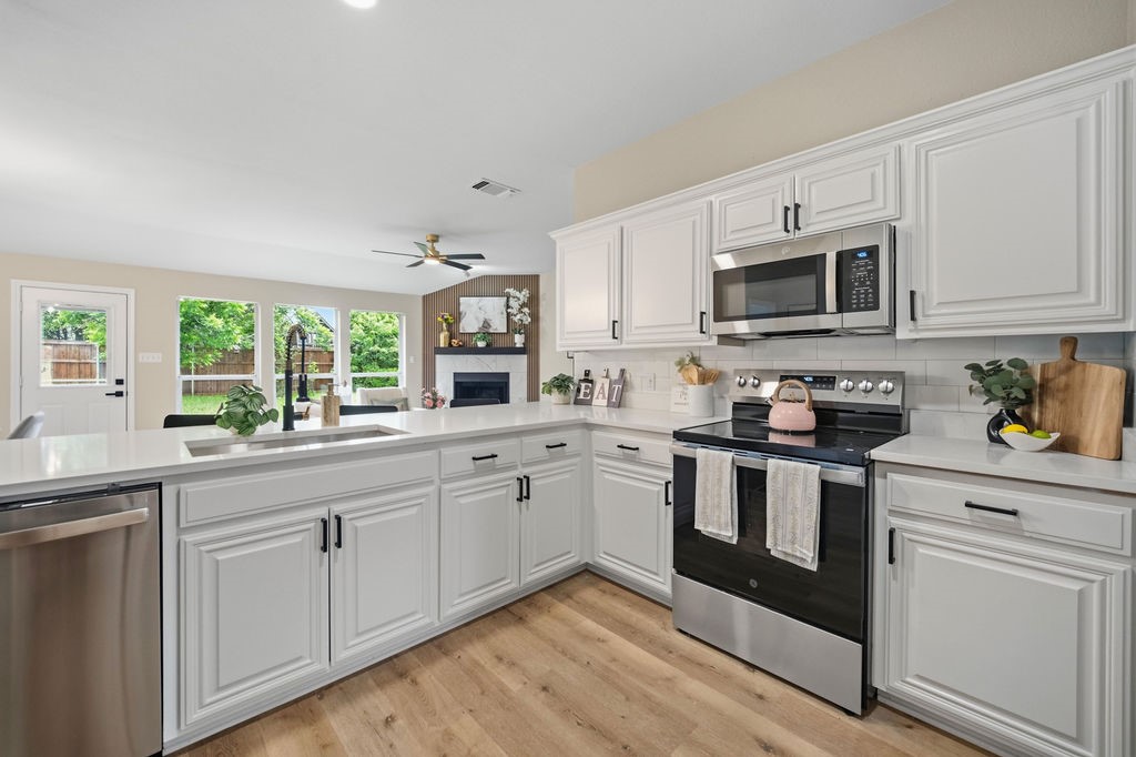 837 Morgan Drive Burleson TX 76028