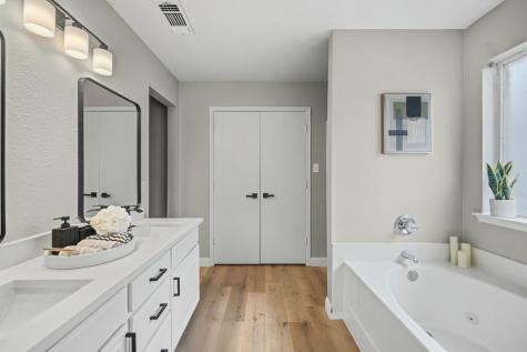 837 Morgan Drive Burleson TX 76028