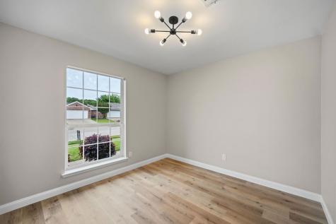 837 Morgan Drive Burleson TX 76028