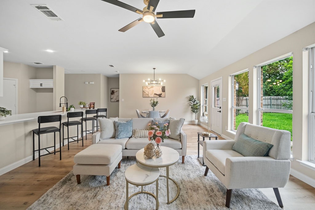 837 Morgan Drive Burleson TX 76028