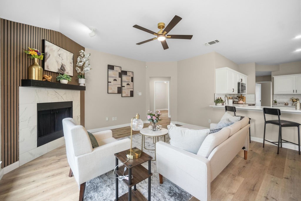 837 Morgan Drive Burleson TX 76028