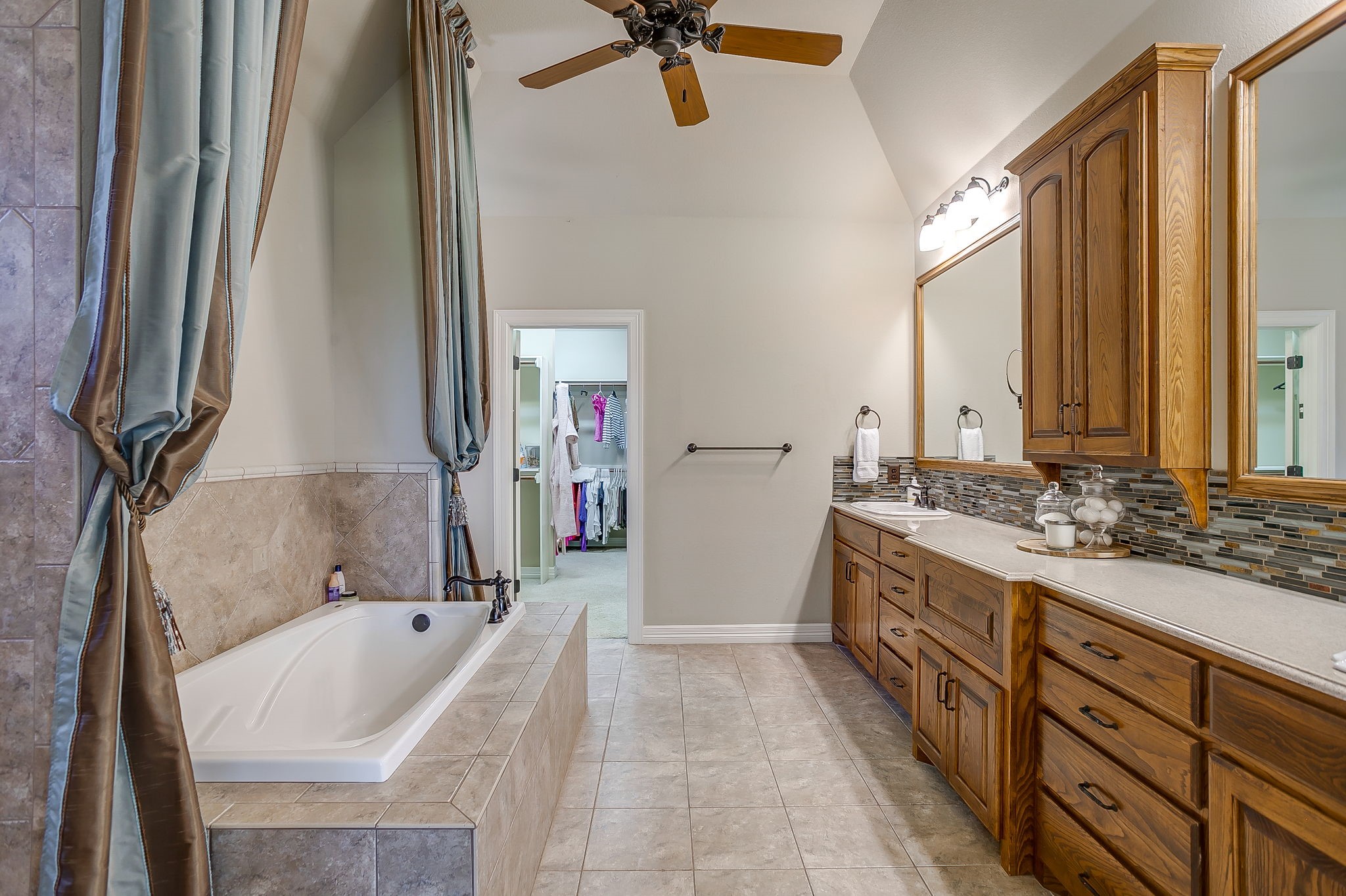 542 S Sugartree Drive Lipan TX 76462