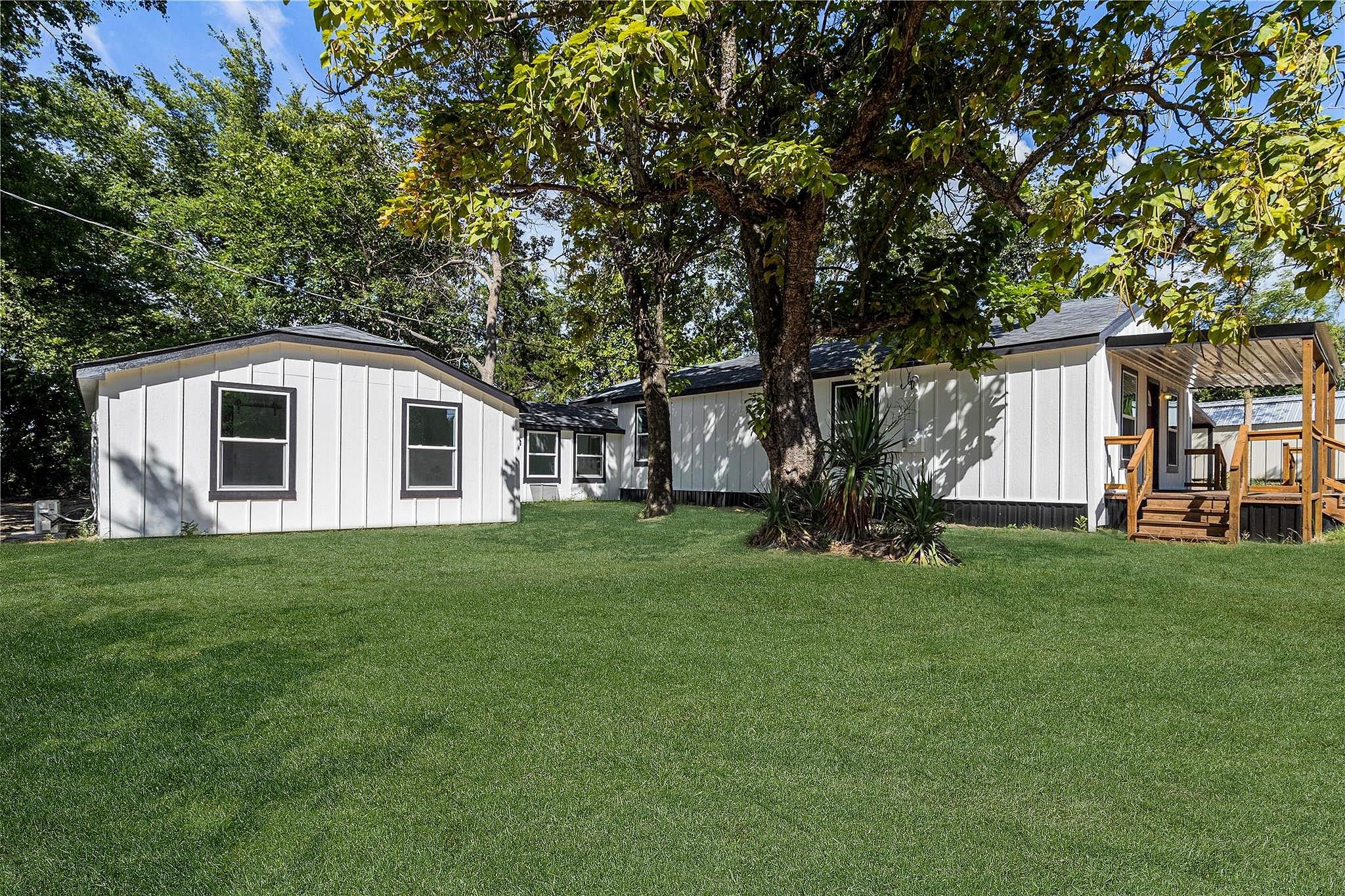 1586 W Fm 2795 Emory TX 75440