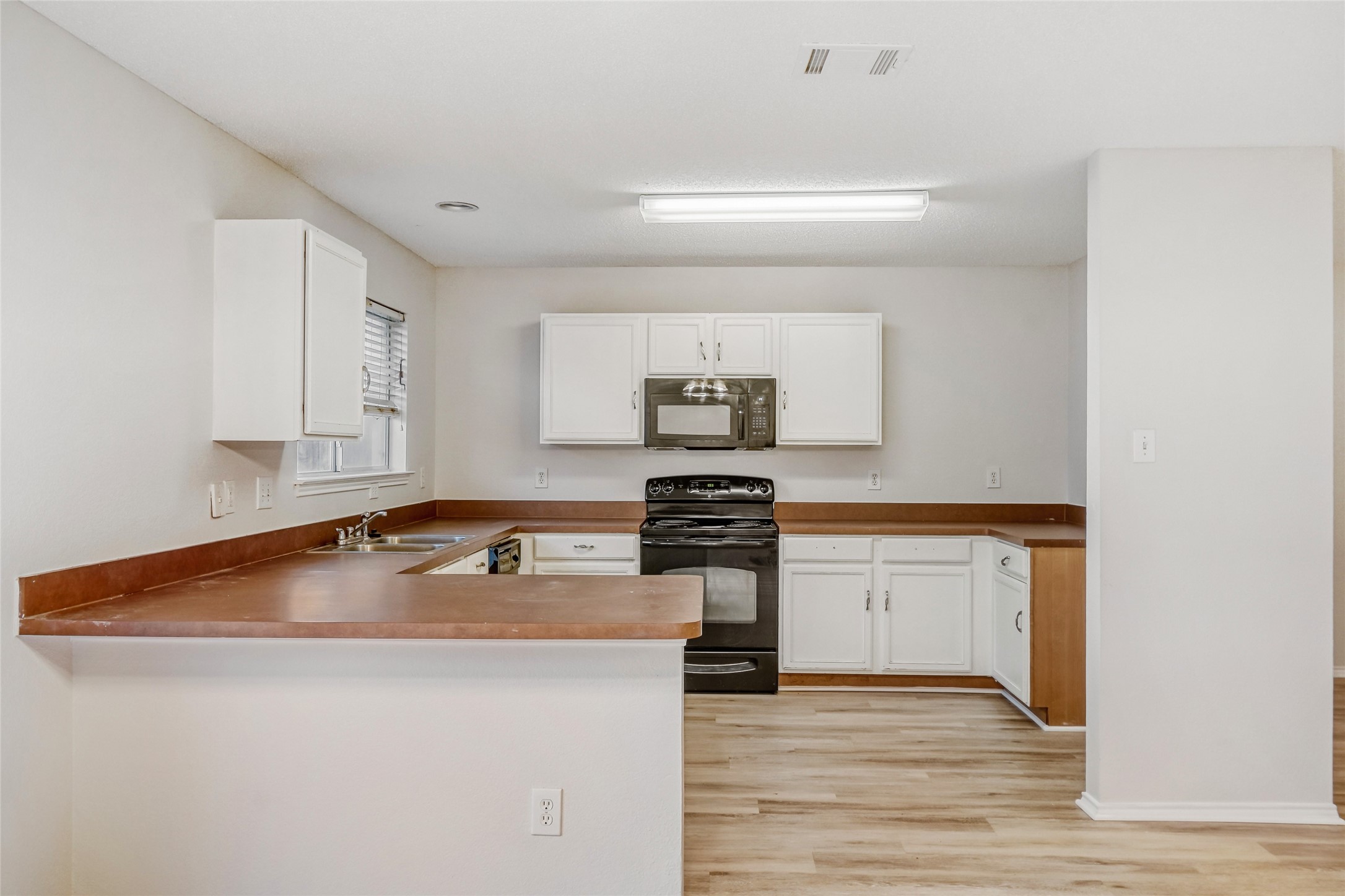 7845 Whitney Lane Fort Worth TX 76112