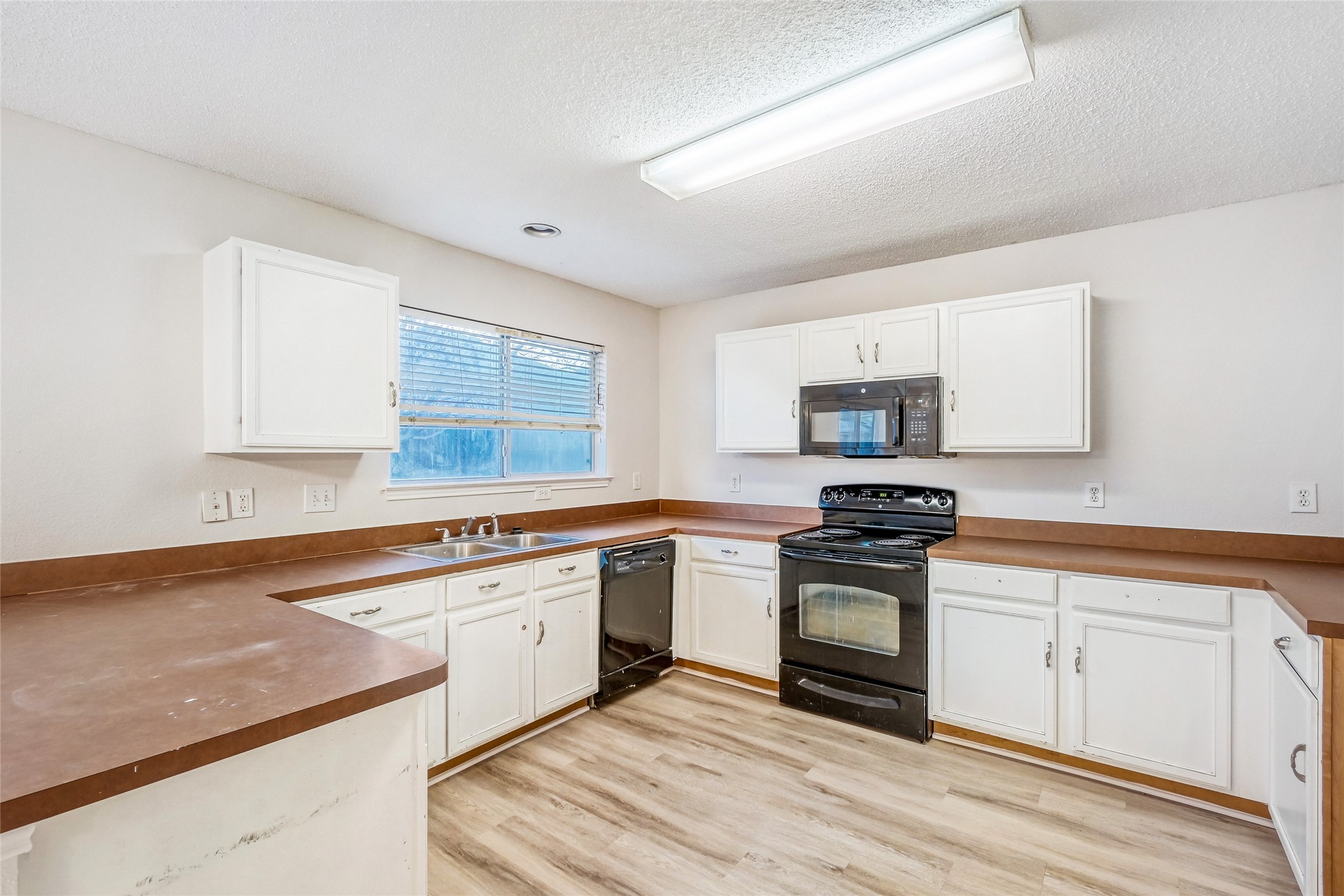 7845 Whitney Lane Fort Worth TX 76112