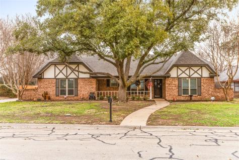1113 Green River Trail Cleburne TX 76033