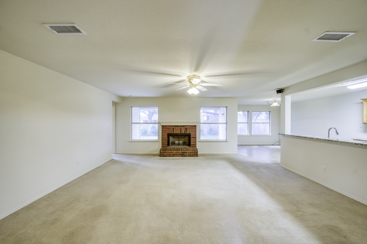 320 Shane Lane Burleson TX 76028