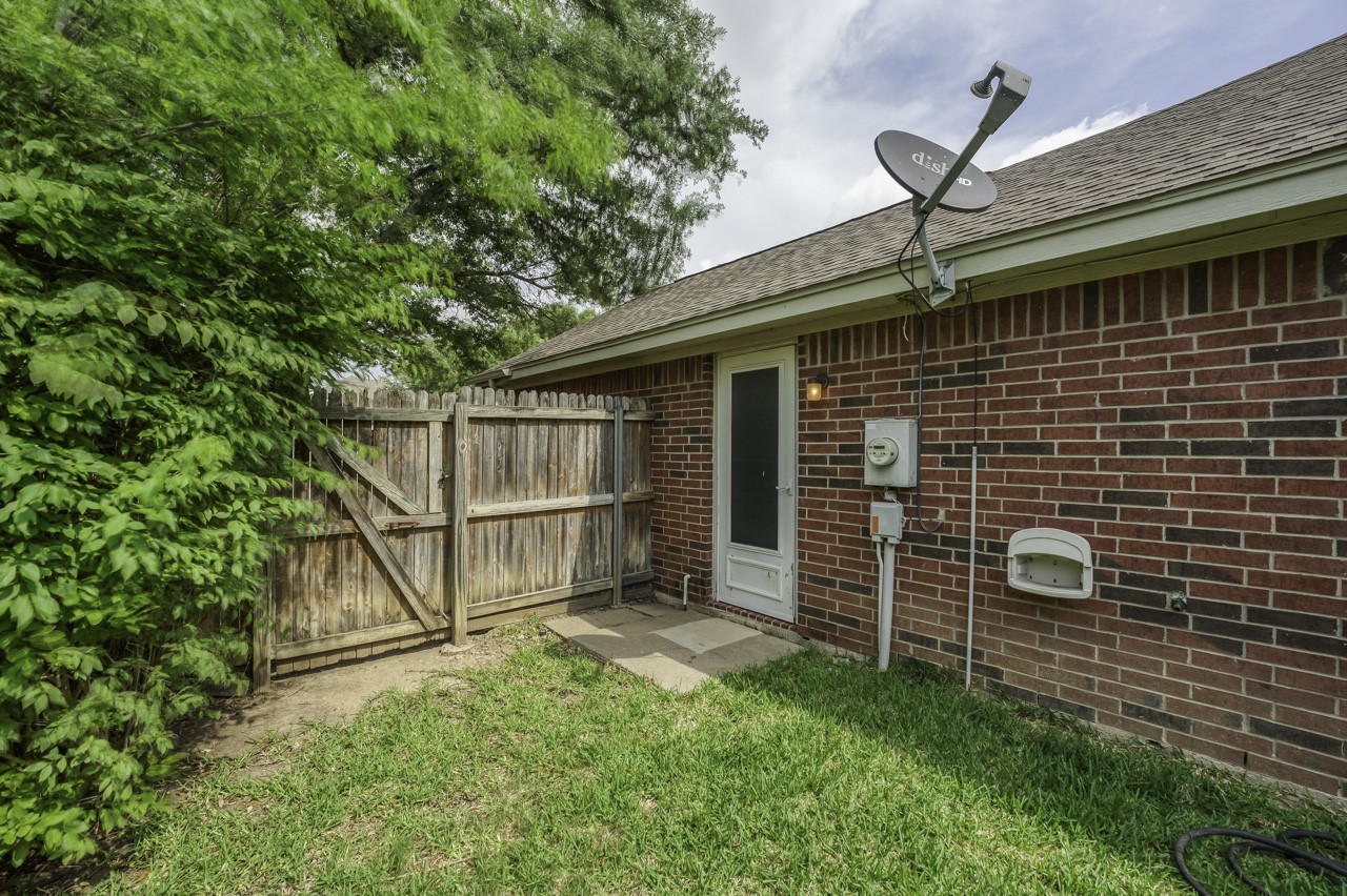 320 Shane Lane Burleson TX 76028