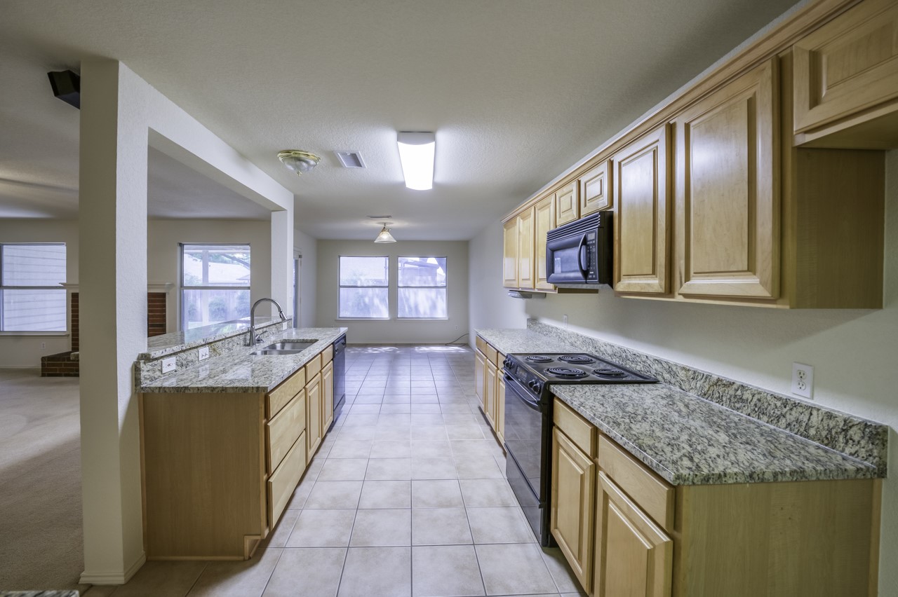 320 Shane Lane Burleson TX 76028