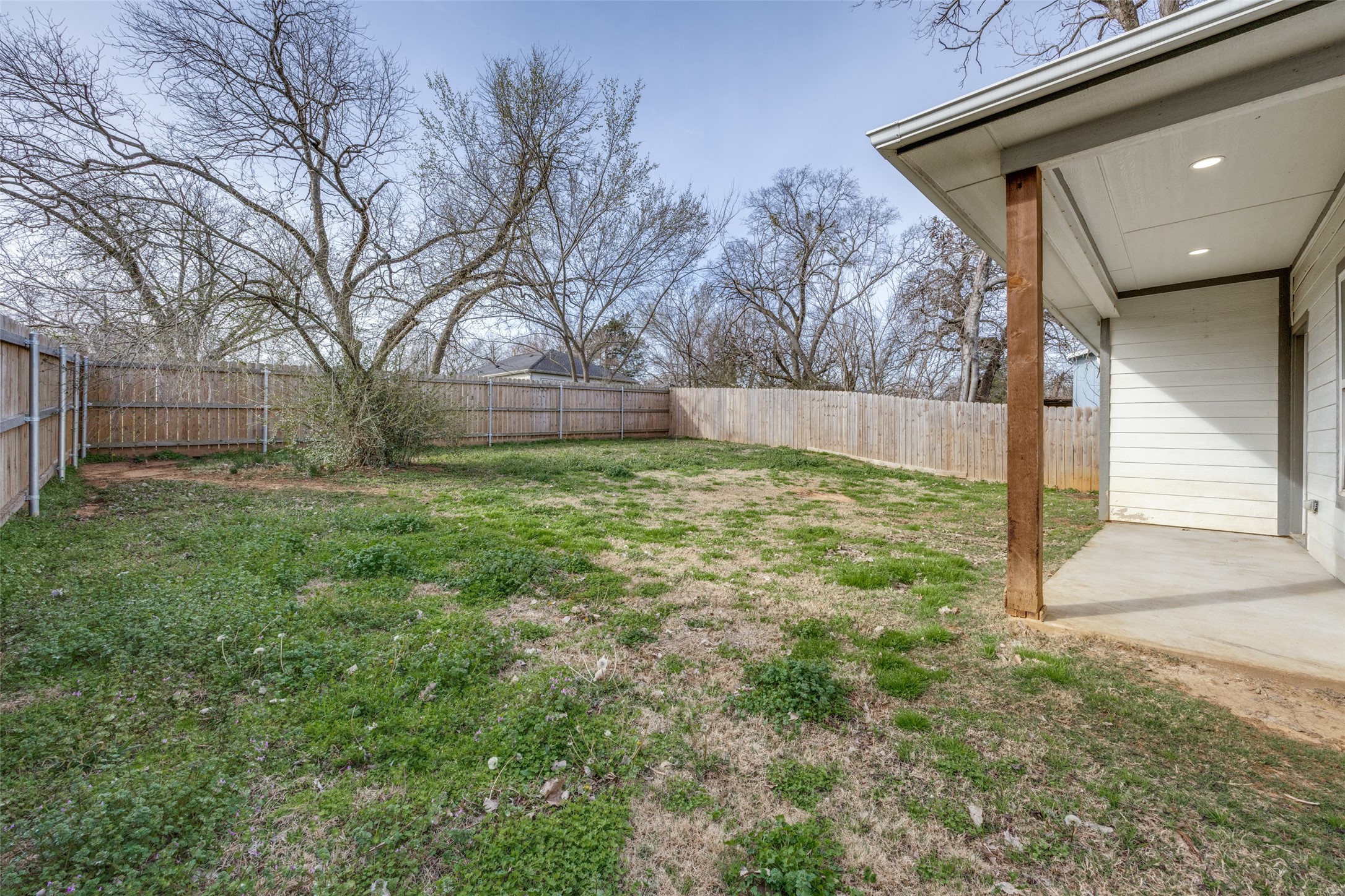 924 W Collins Street Denison TX 75020