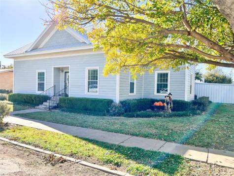 200 S Foley Street Seymour TX 76380