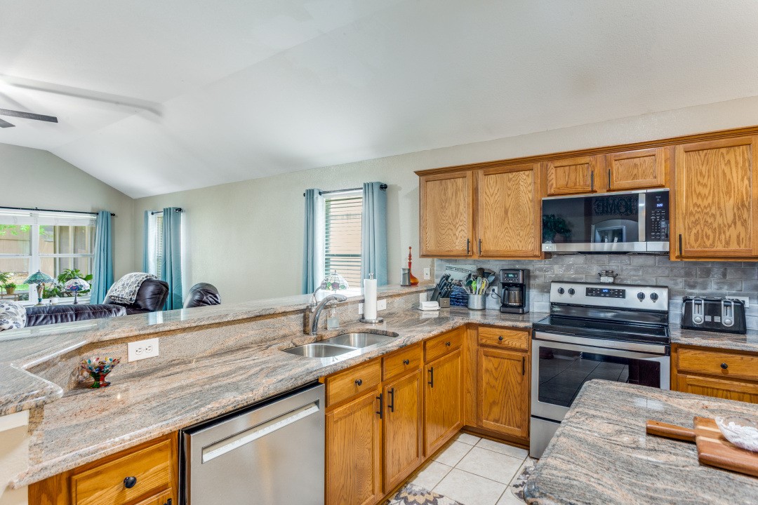 10534 Highland Ridge Road Fort Worth TX 76108