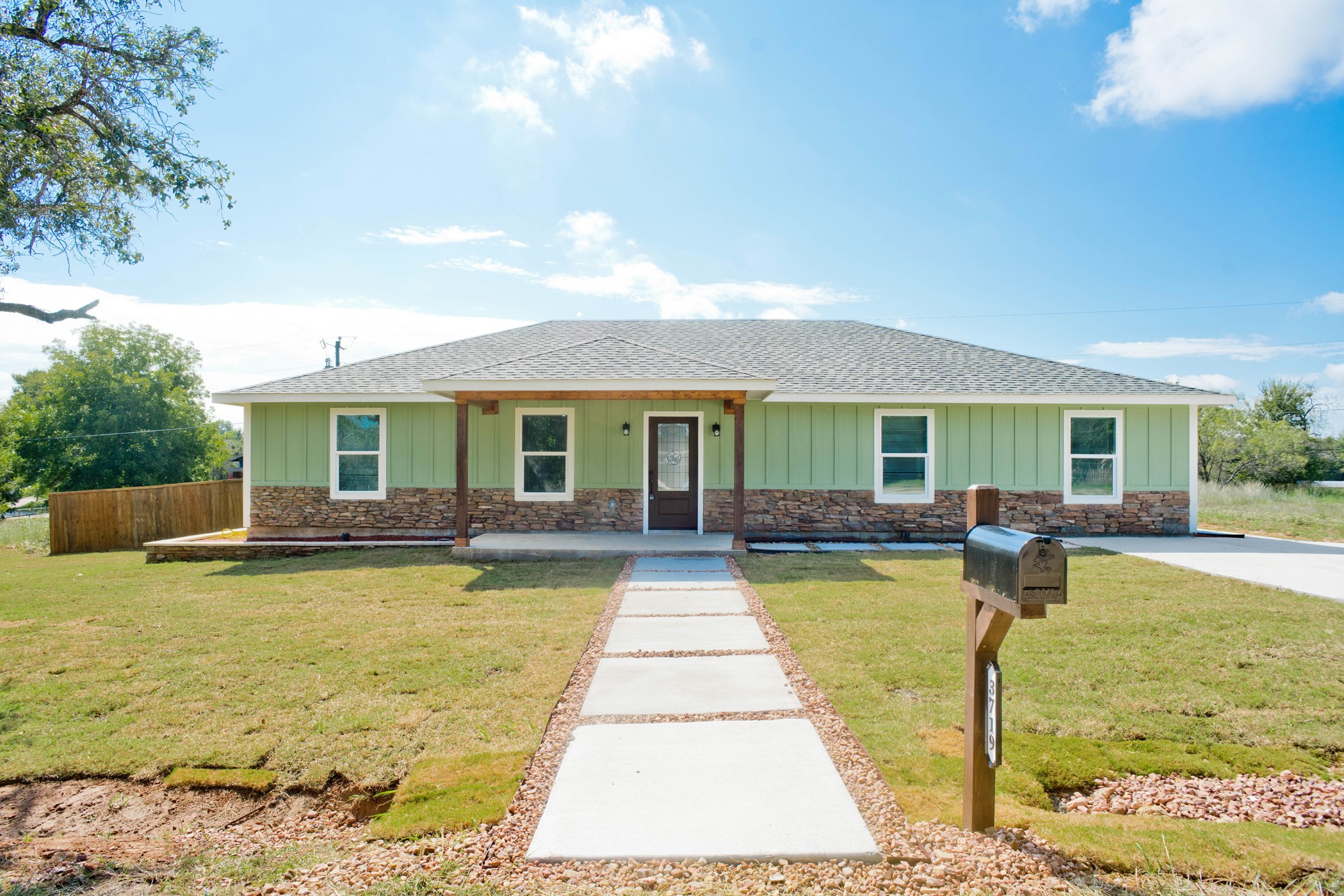 3719 Washington Trail Granbury TX 76048