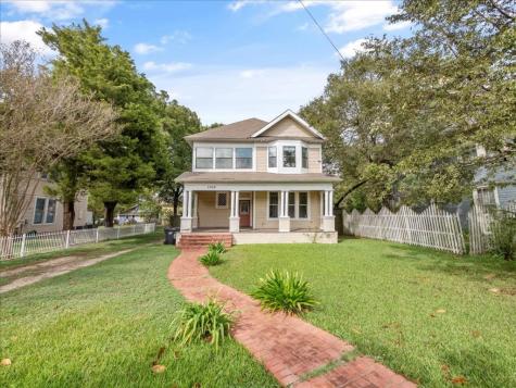 1008 W 3rd Avenue Corsicana TX 75110