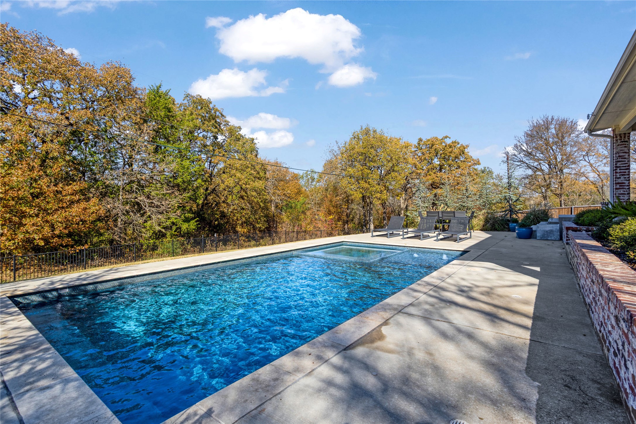 137 White Dove Trail Denison TX 75020