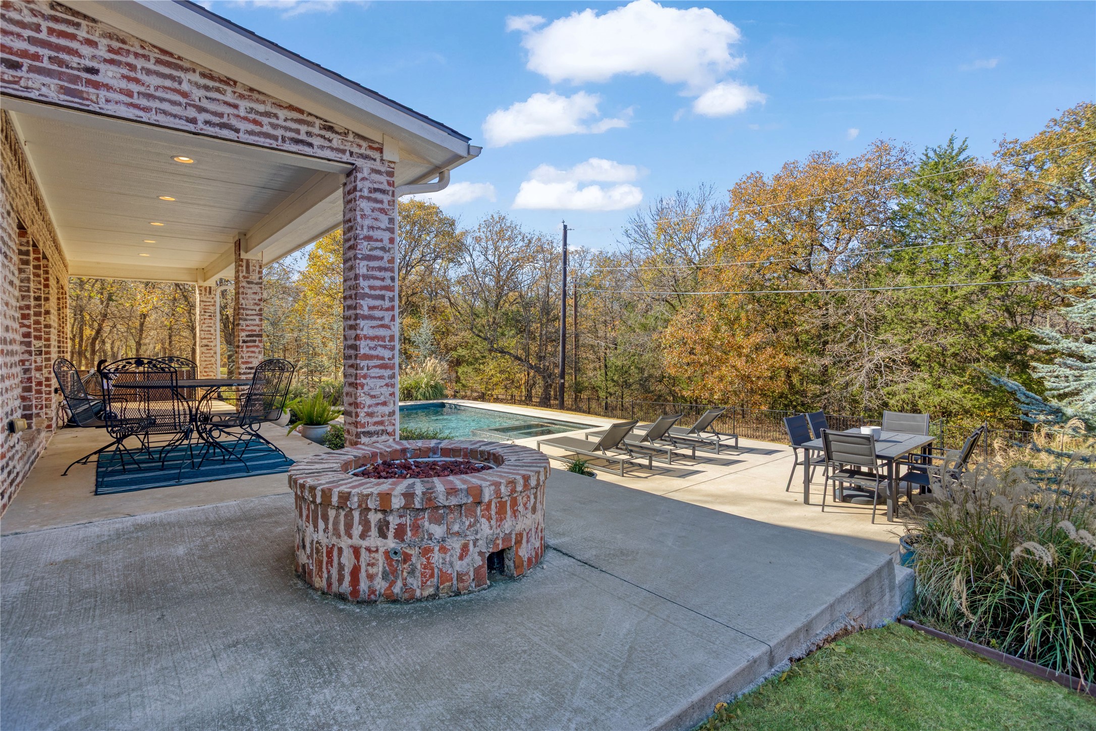 137 White Dove Trail Denison TX 75020