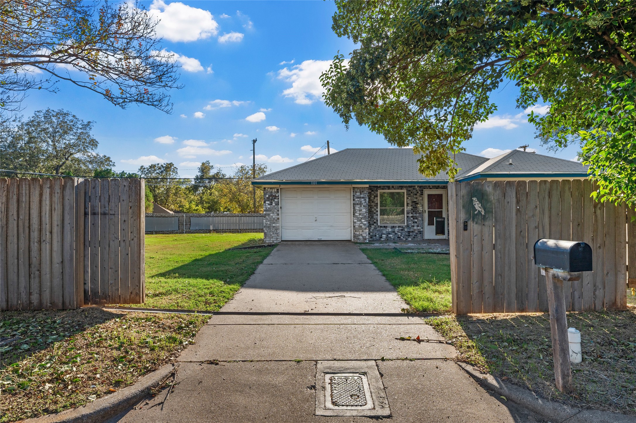 1101 E Walnut Street Waco TX 76704