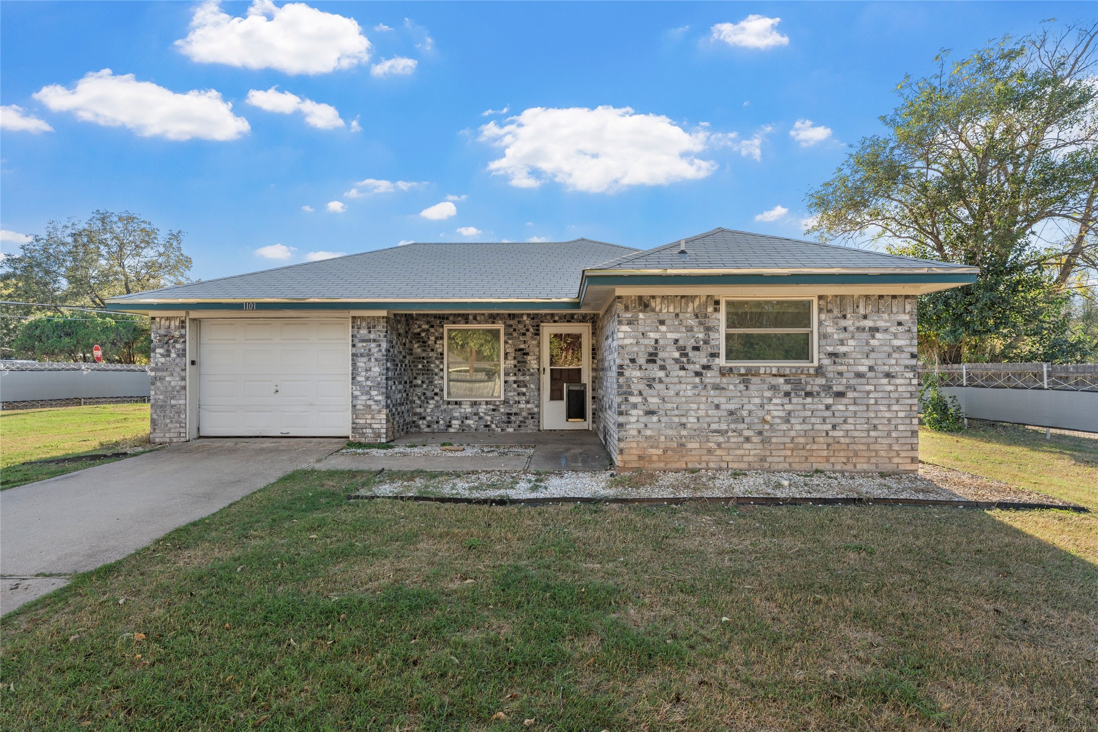 1101 E Walnut Street Waco TX 76704