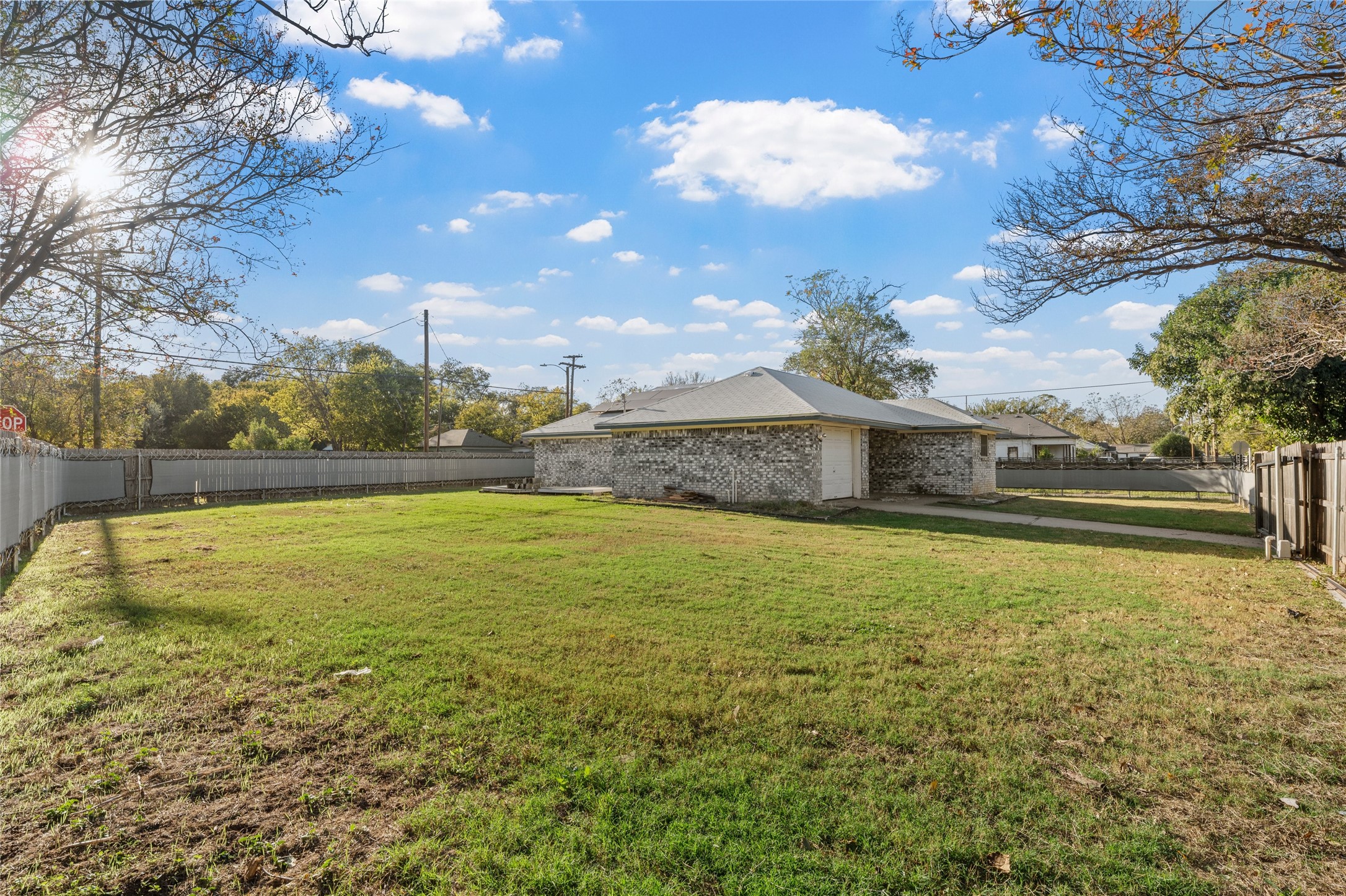 1101 E Walnut Street Waco TX 76704