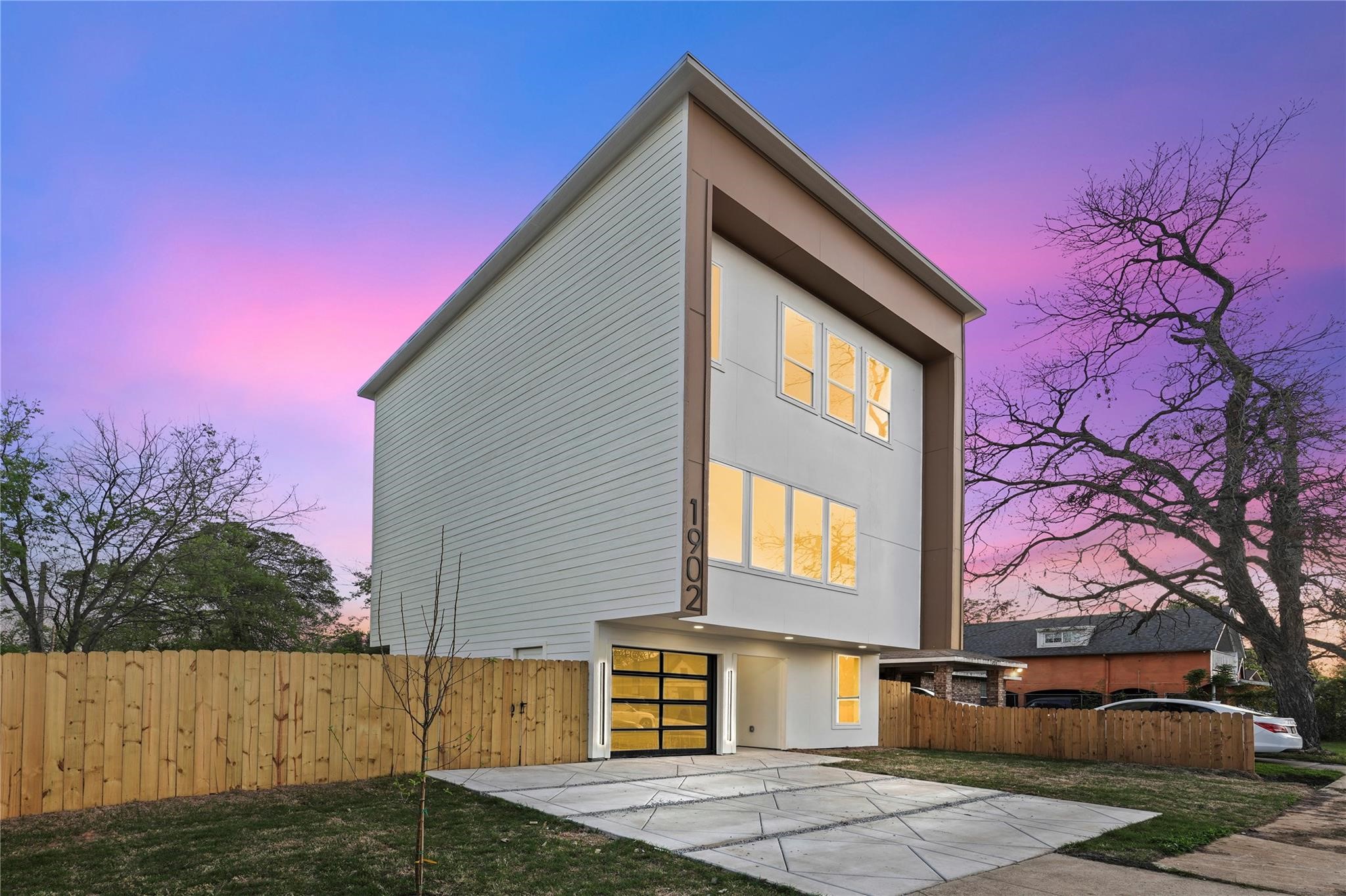 1902 Homeland Street Dallas TX 75212