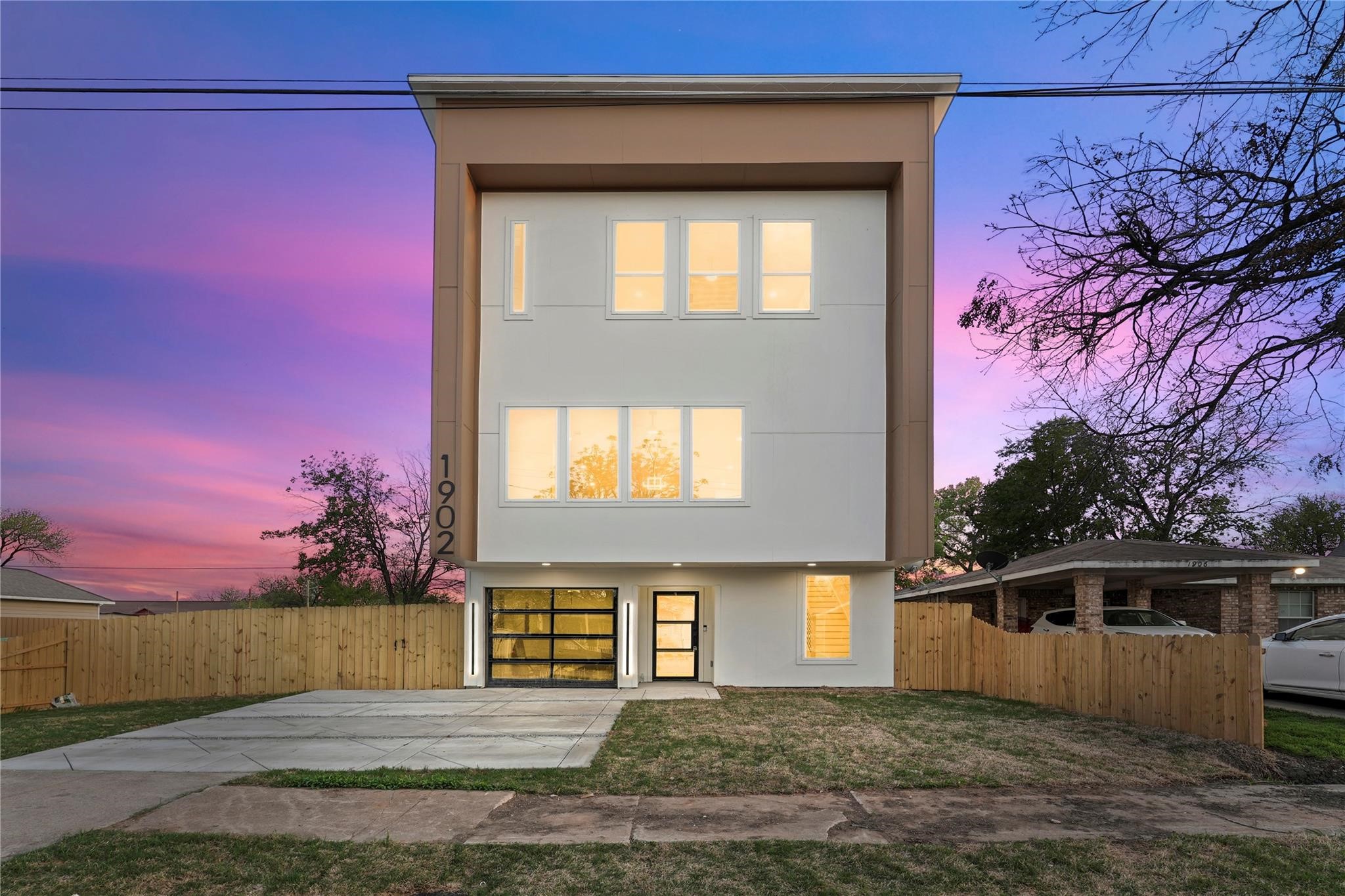 1902 Homeland Street Dallas TX 75212