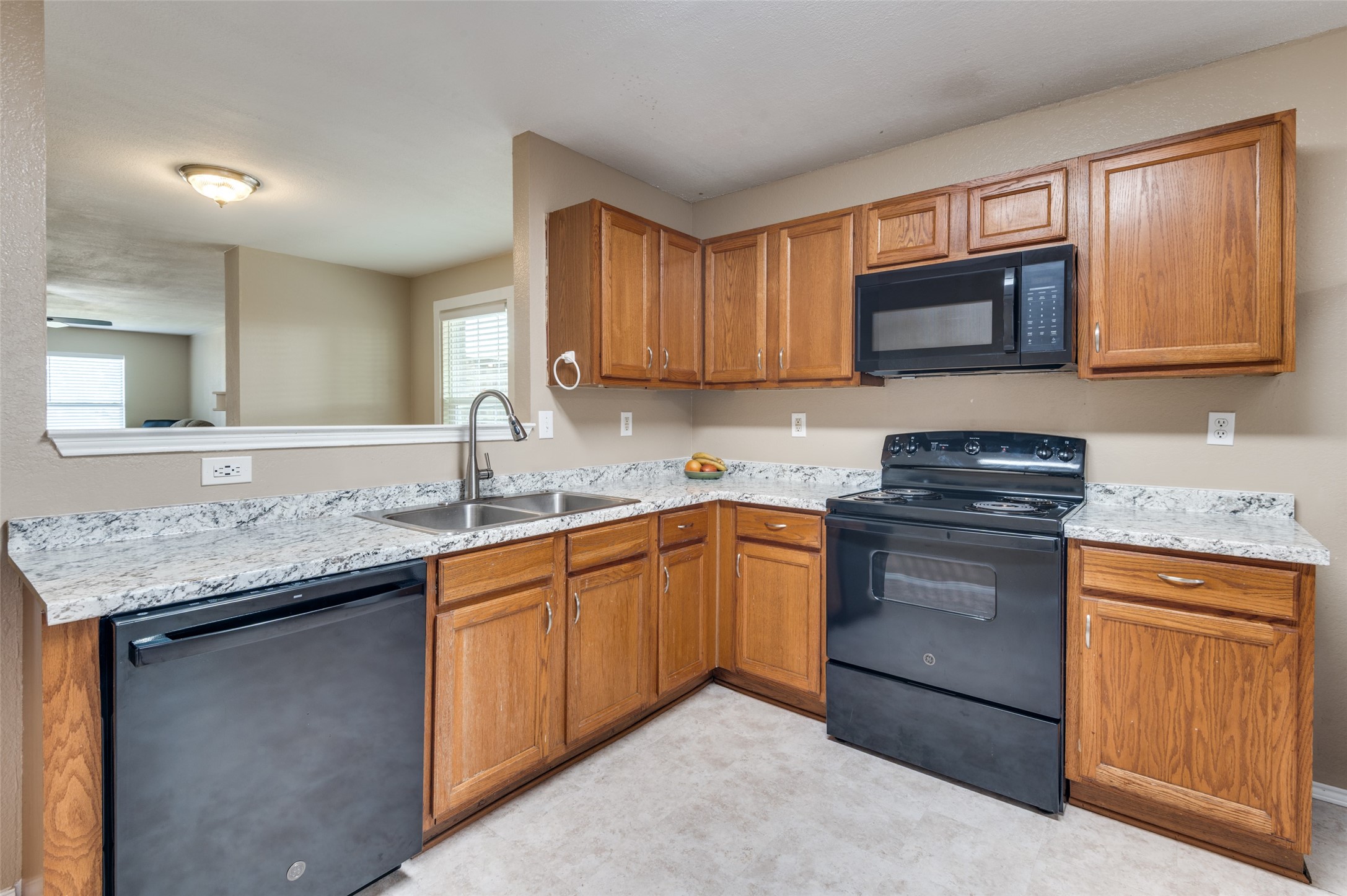 6004 Guilia Drive Grand Prairie TX 75052
