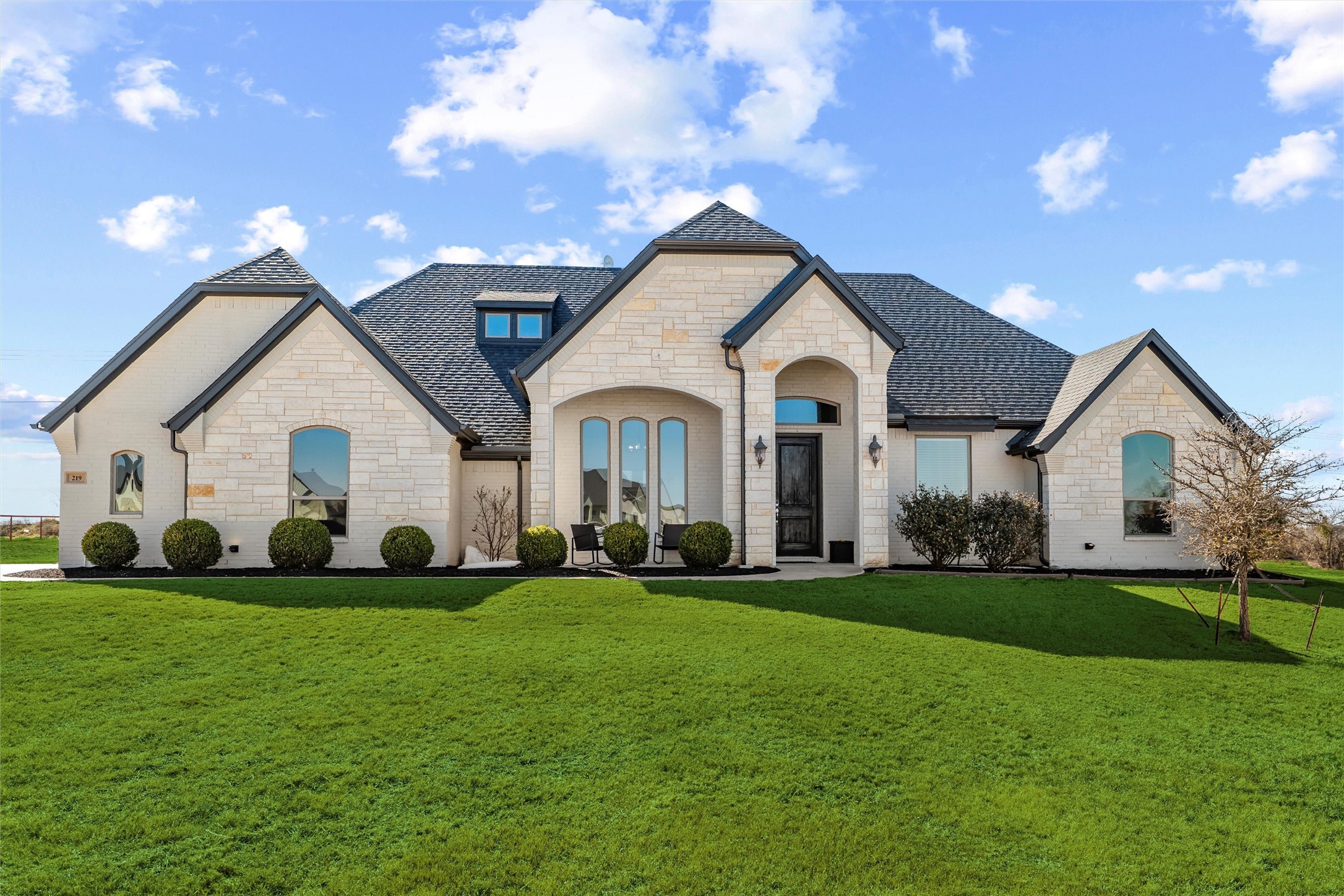 219 Columbia Court Springtown TX 76082
