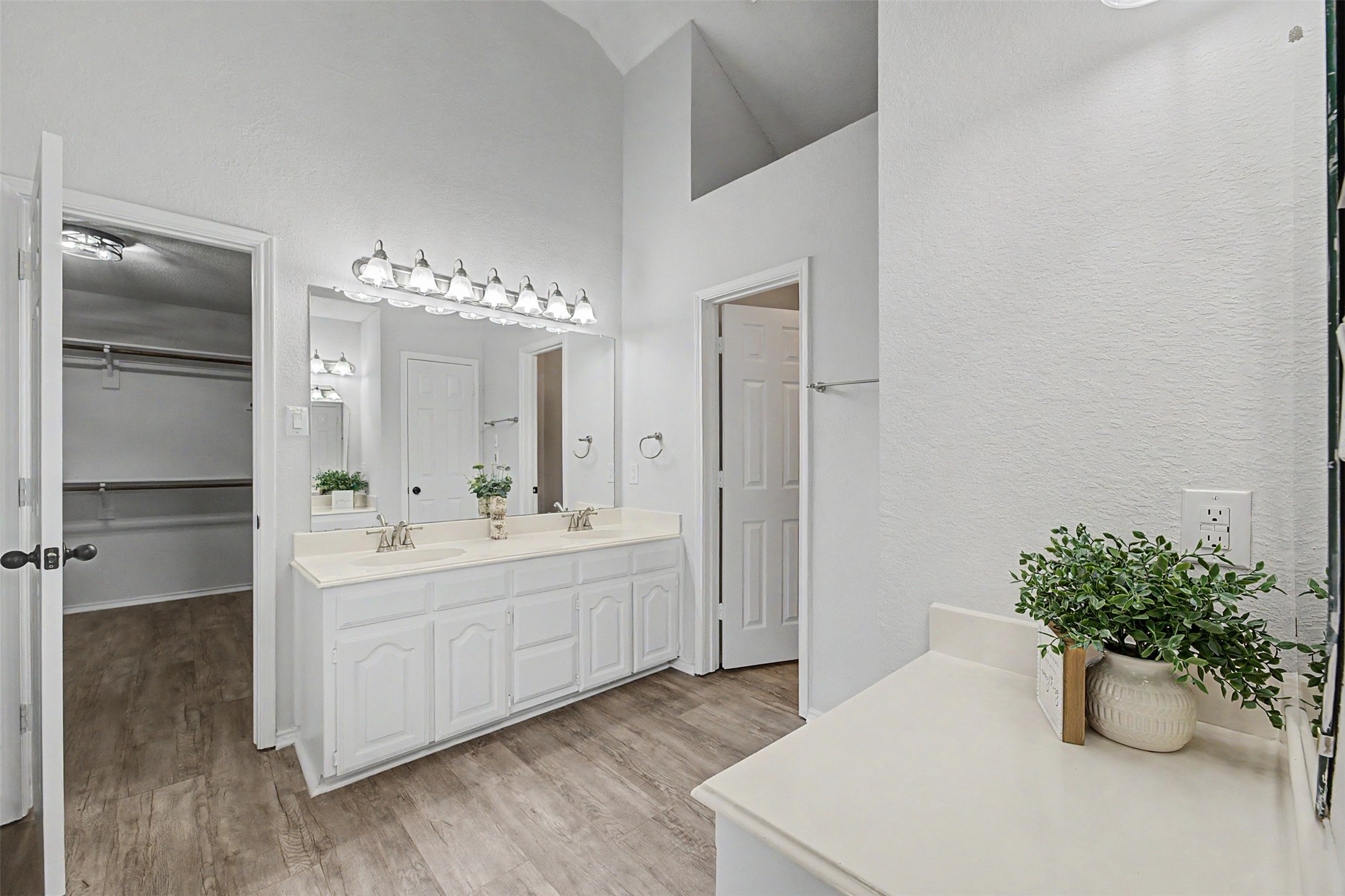 1810 Haydenbend Circle Grapevine TX 76051